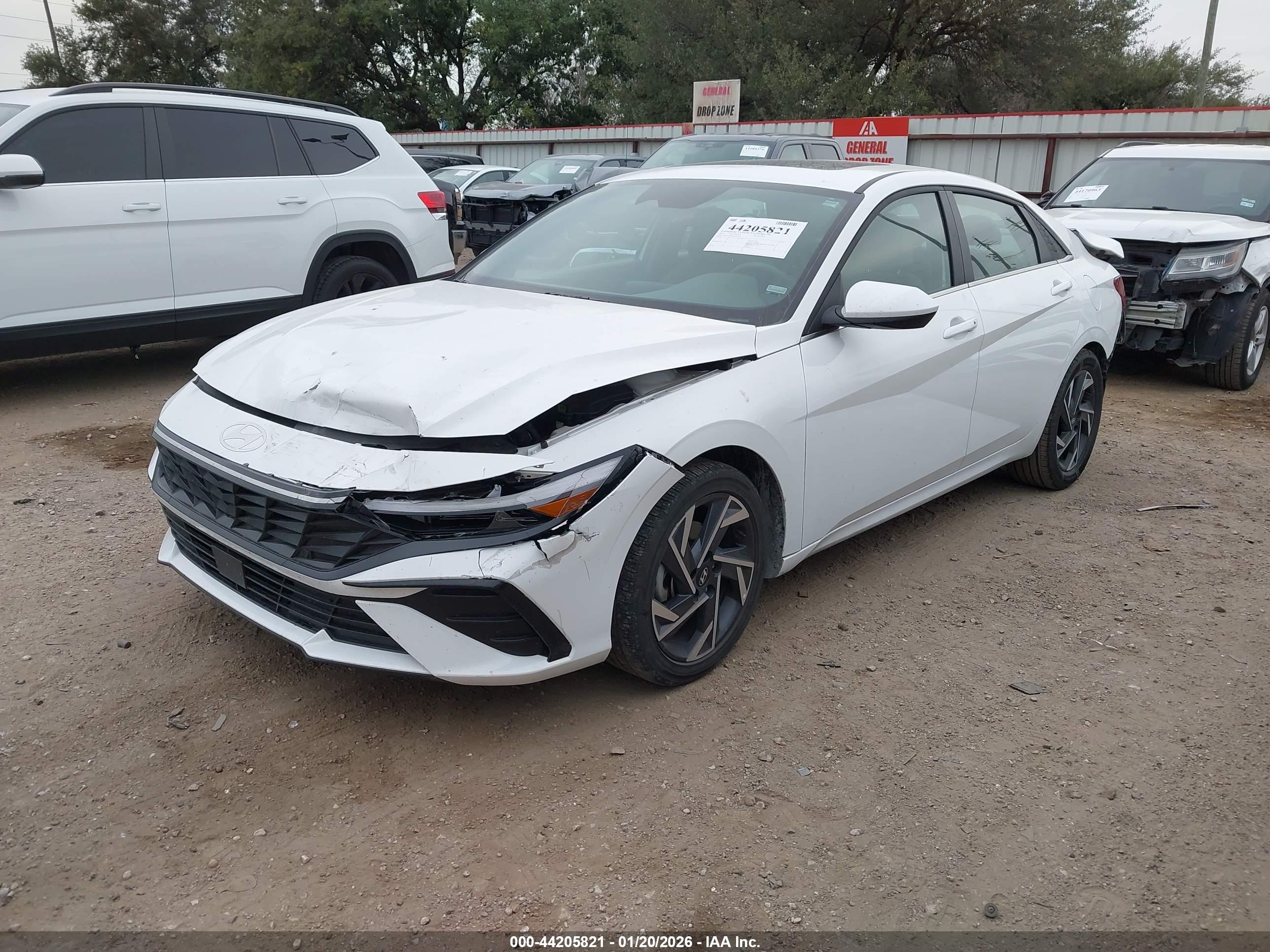 HYUNDAI ELANTRA image 2