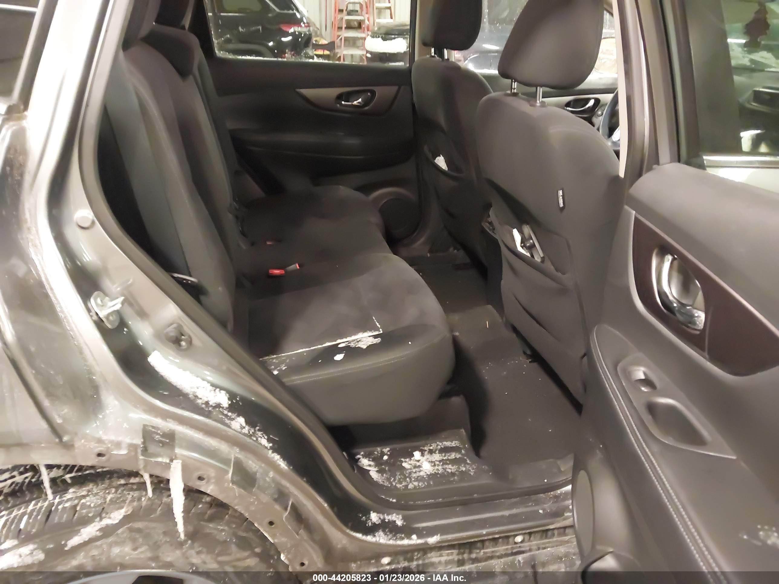 NISSAN ROGUE image 8