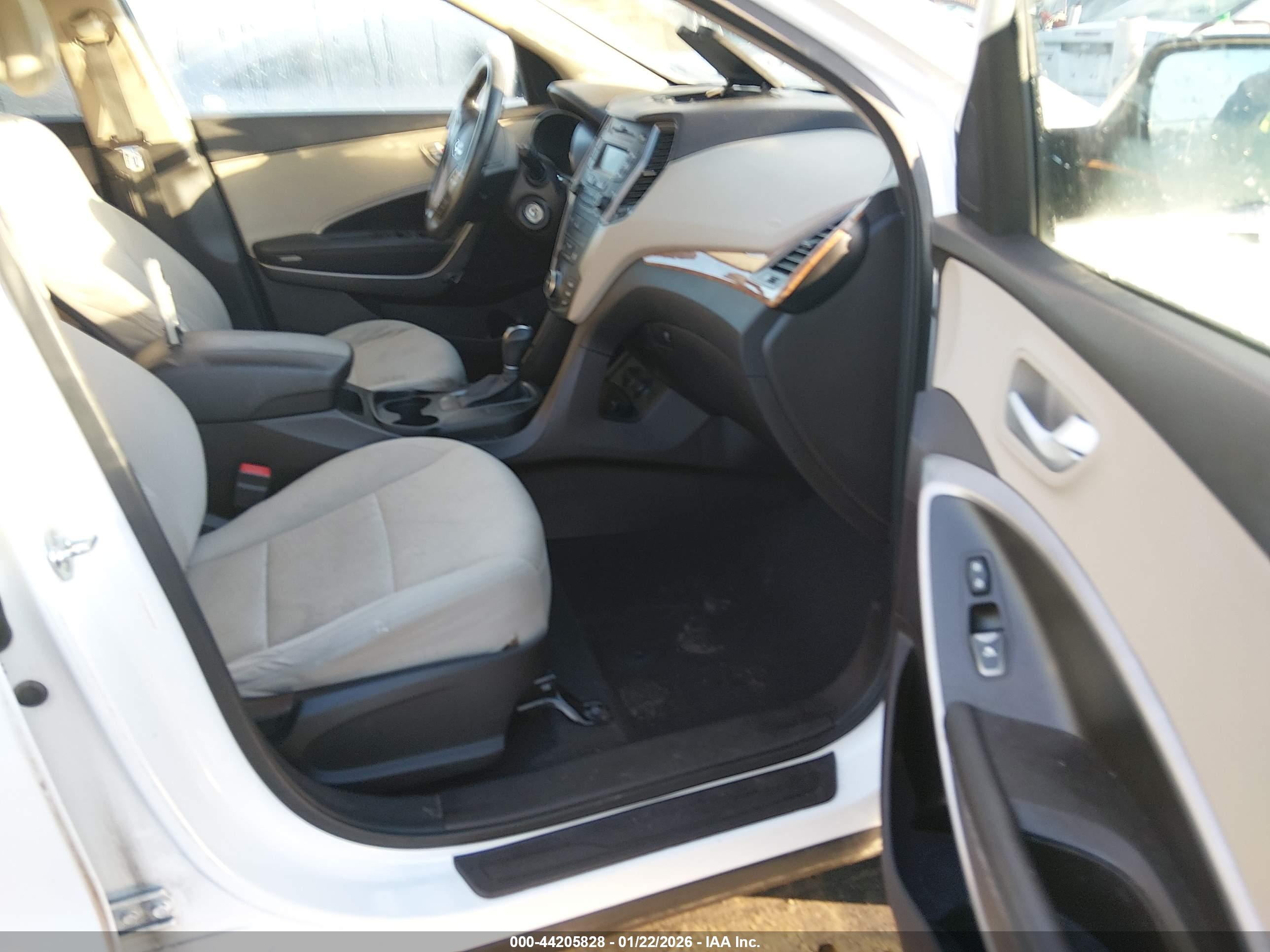 HYUNDAI SANTA image 5