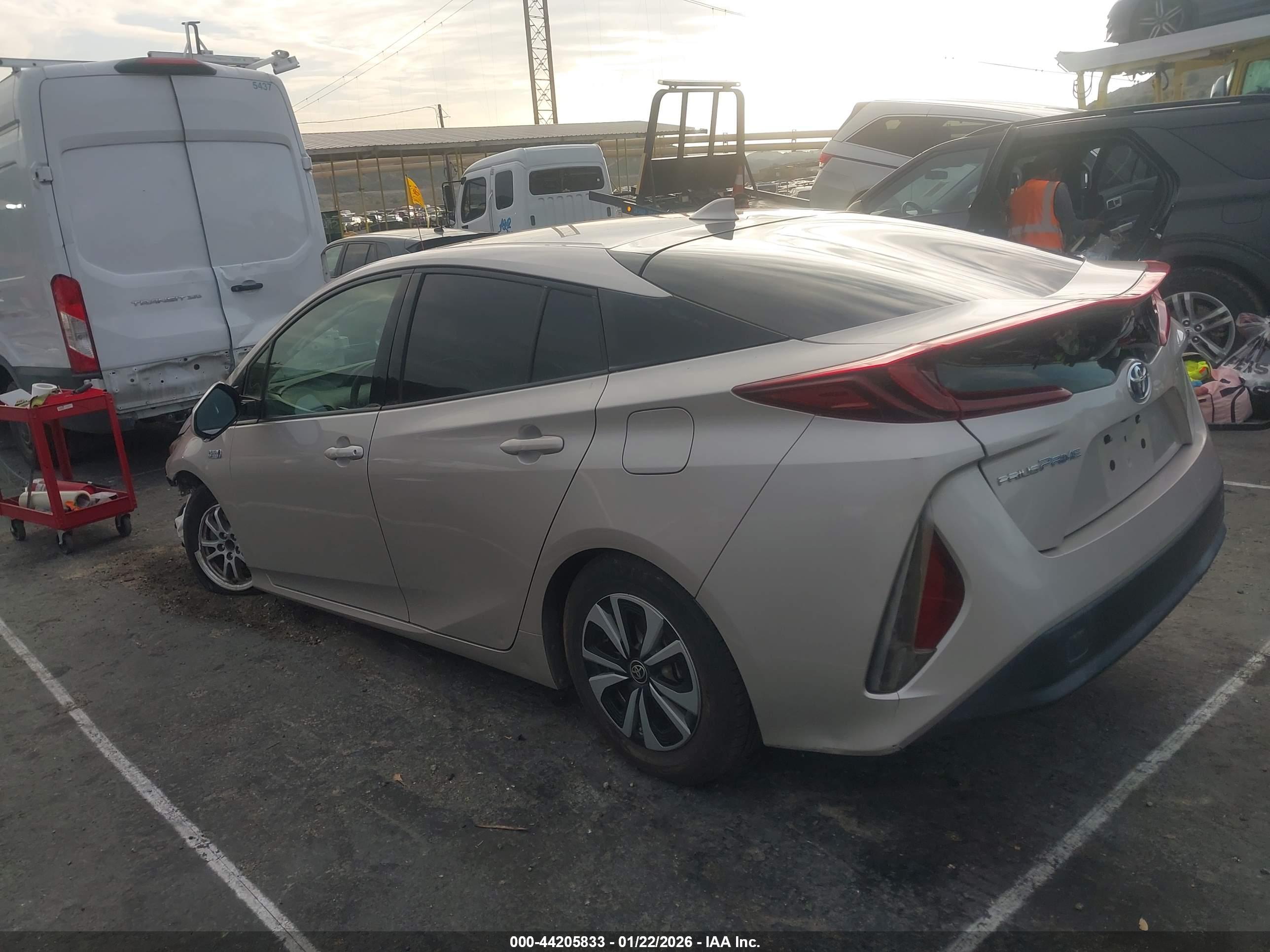 TOYOTA PRIUS image 3