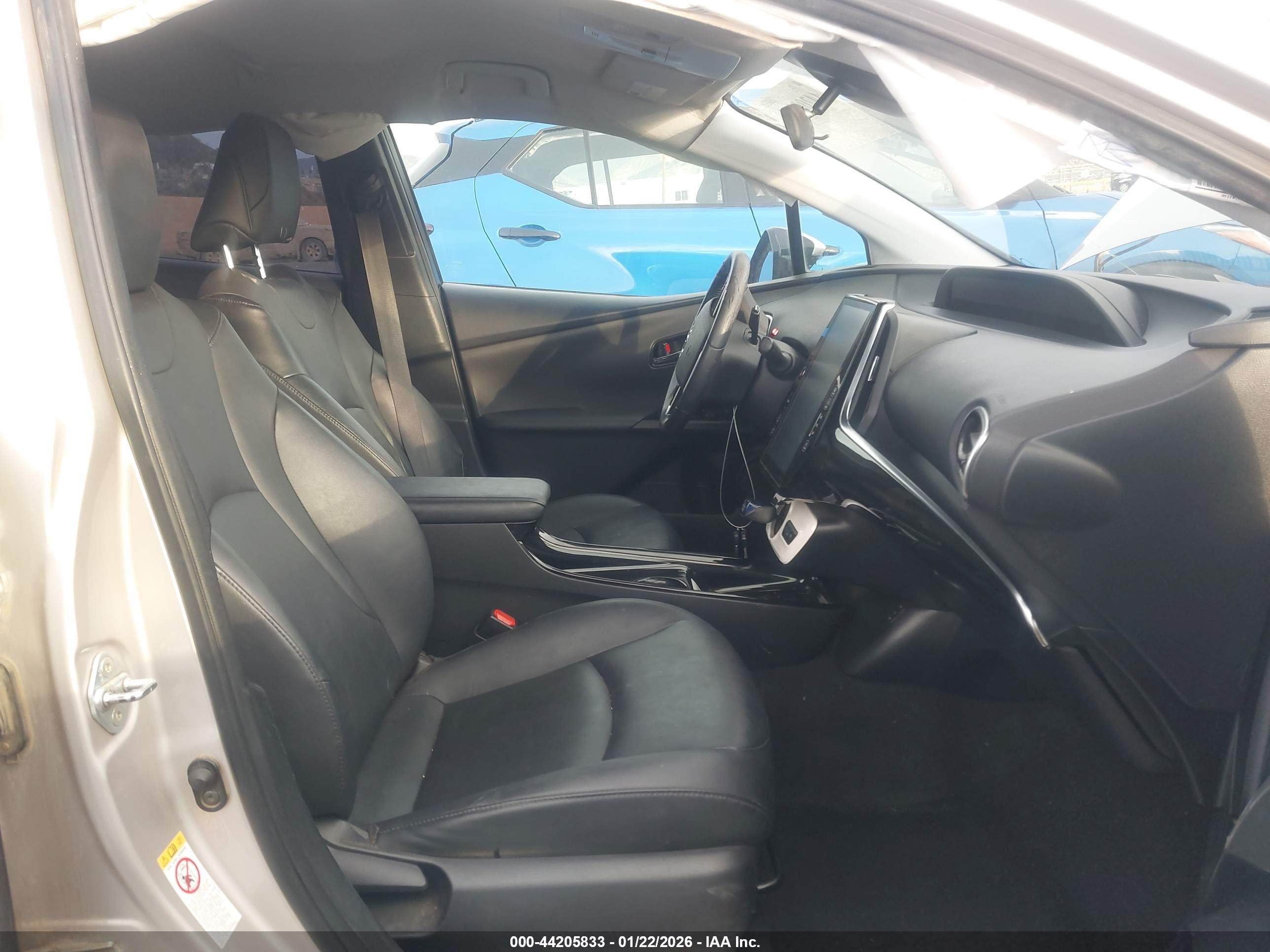 TOYOTA PRIUS image 5