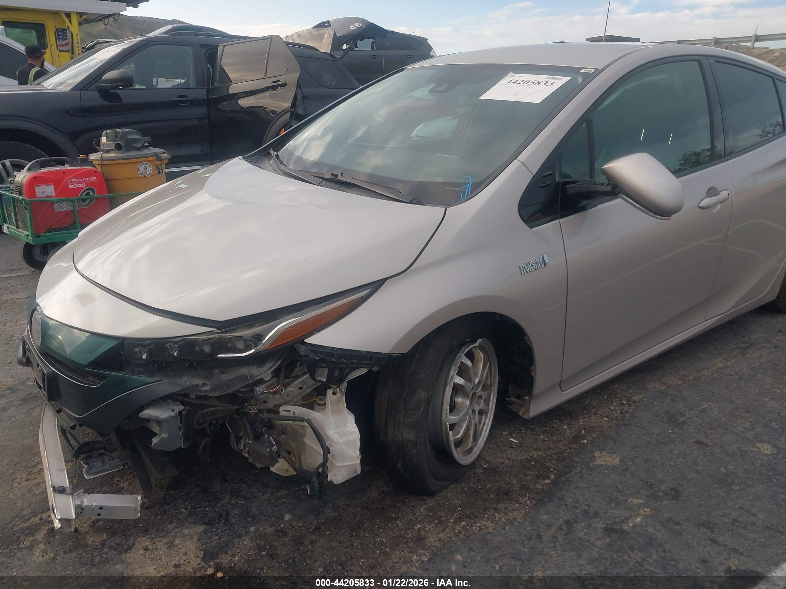 TOYOTA PRIUS image 6