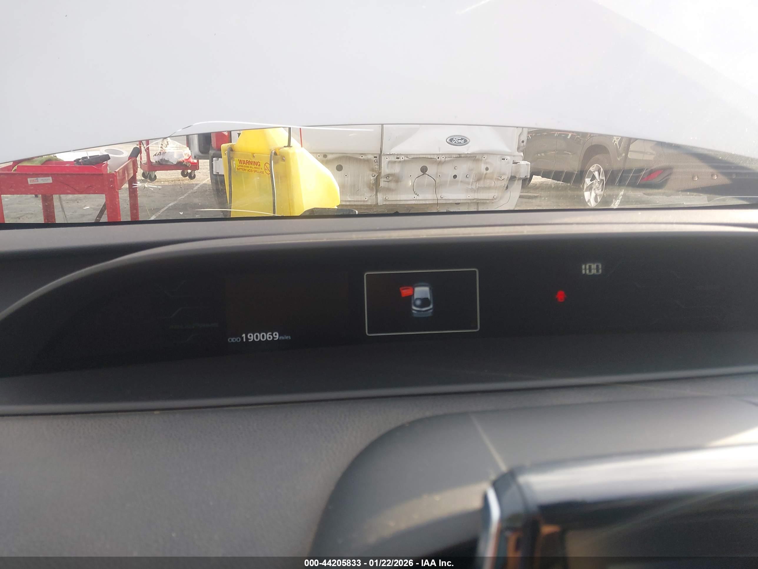 TOYOTA PRIUS image 7