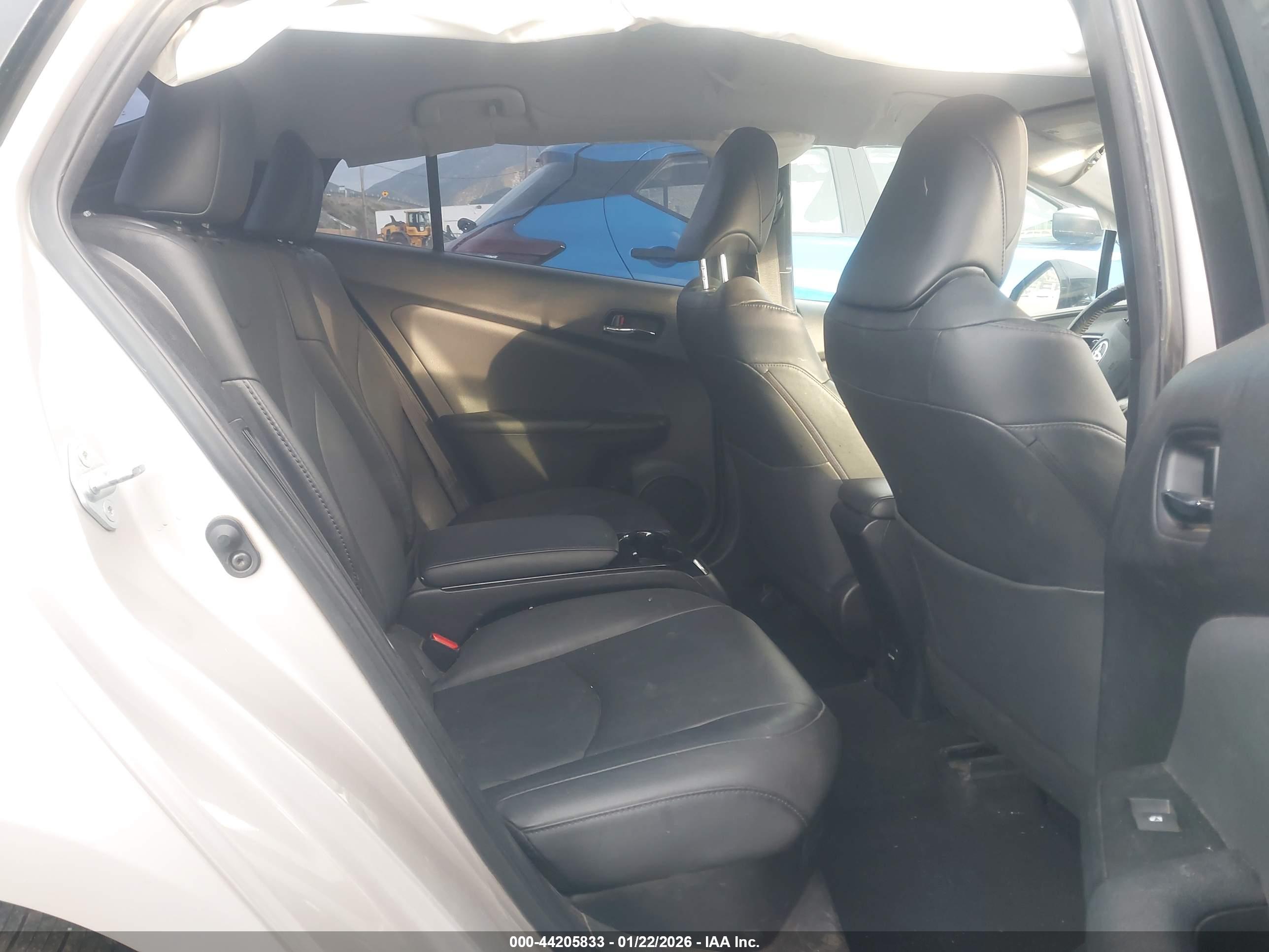 TOYOTA PRIUS image 8