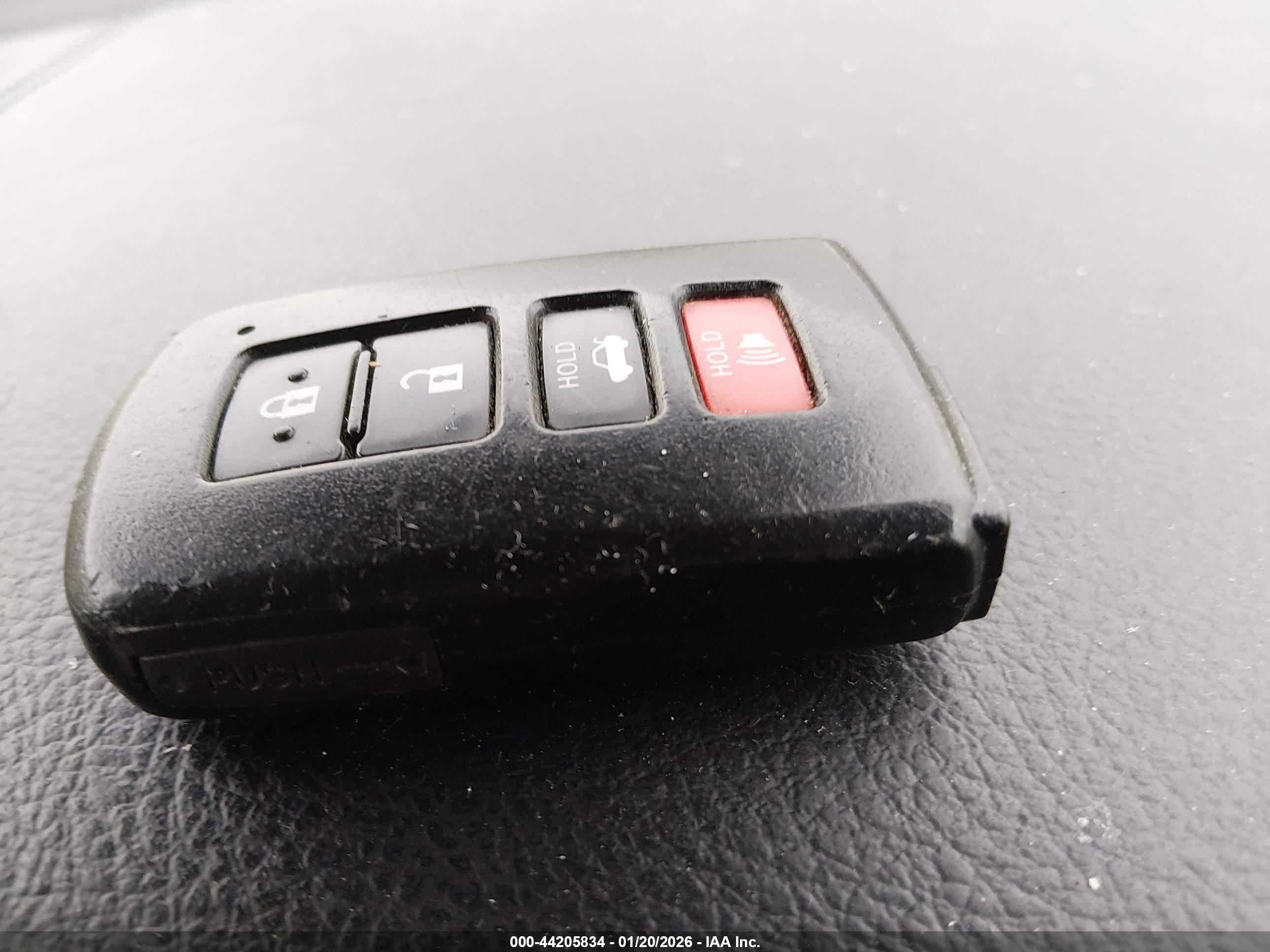 TOYOTA AVALON image 11