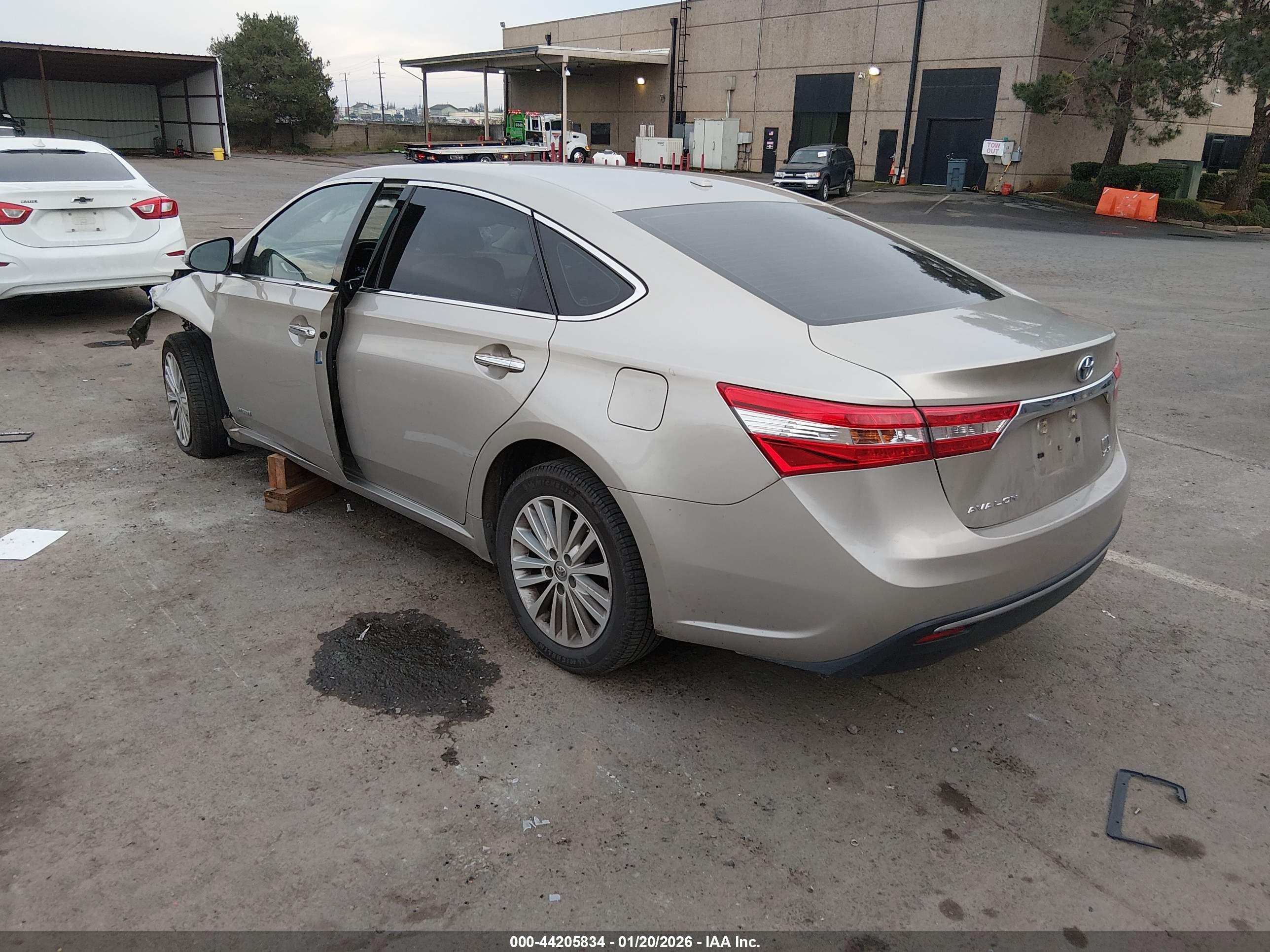 TOYOTA AVALON image 3