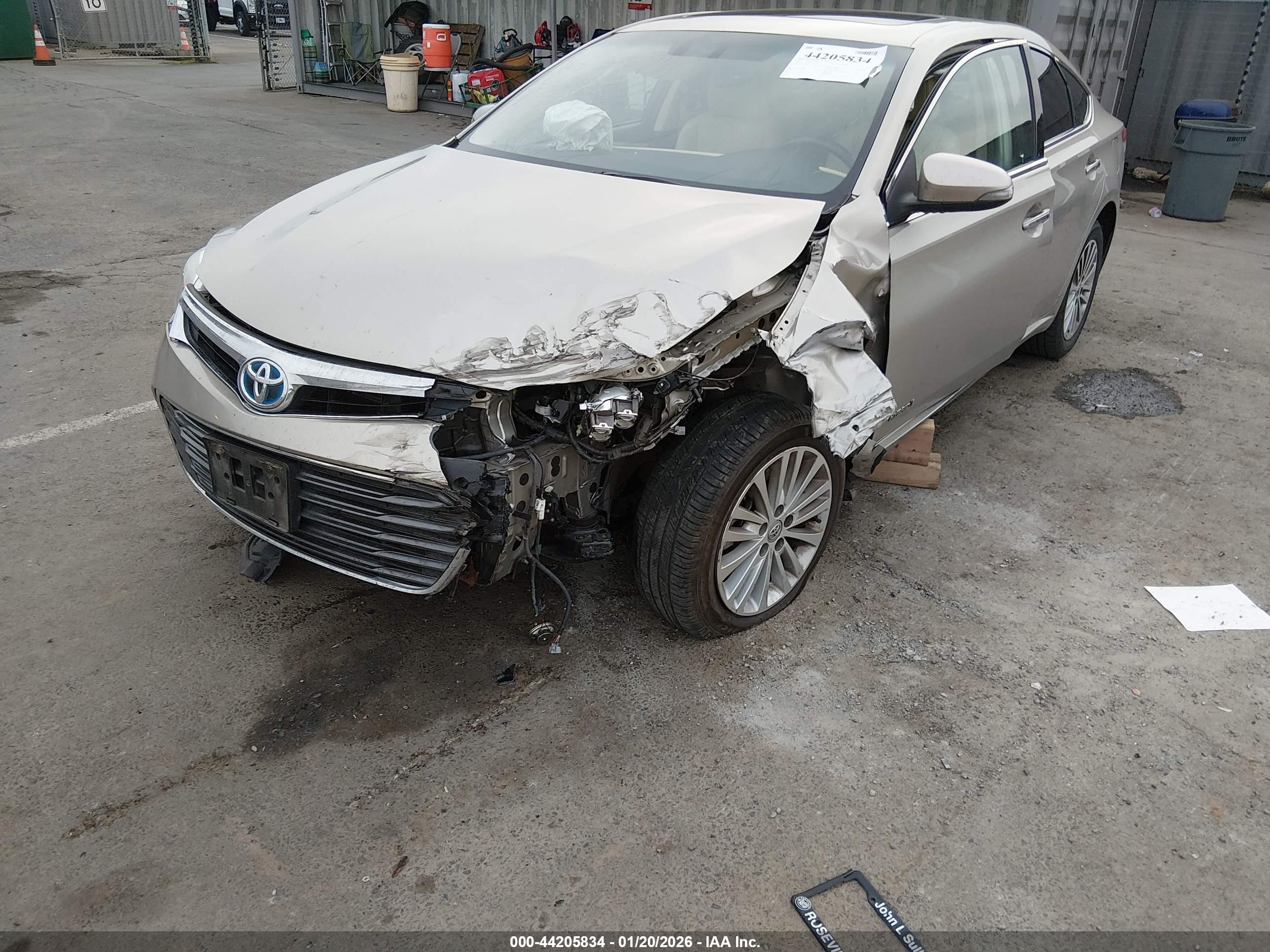 TOYOTA AVALON image 6