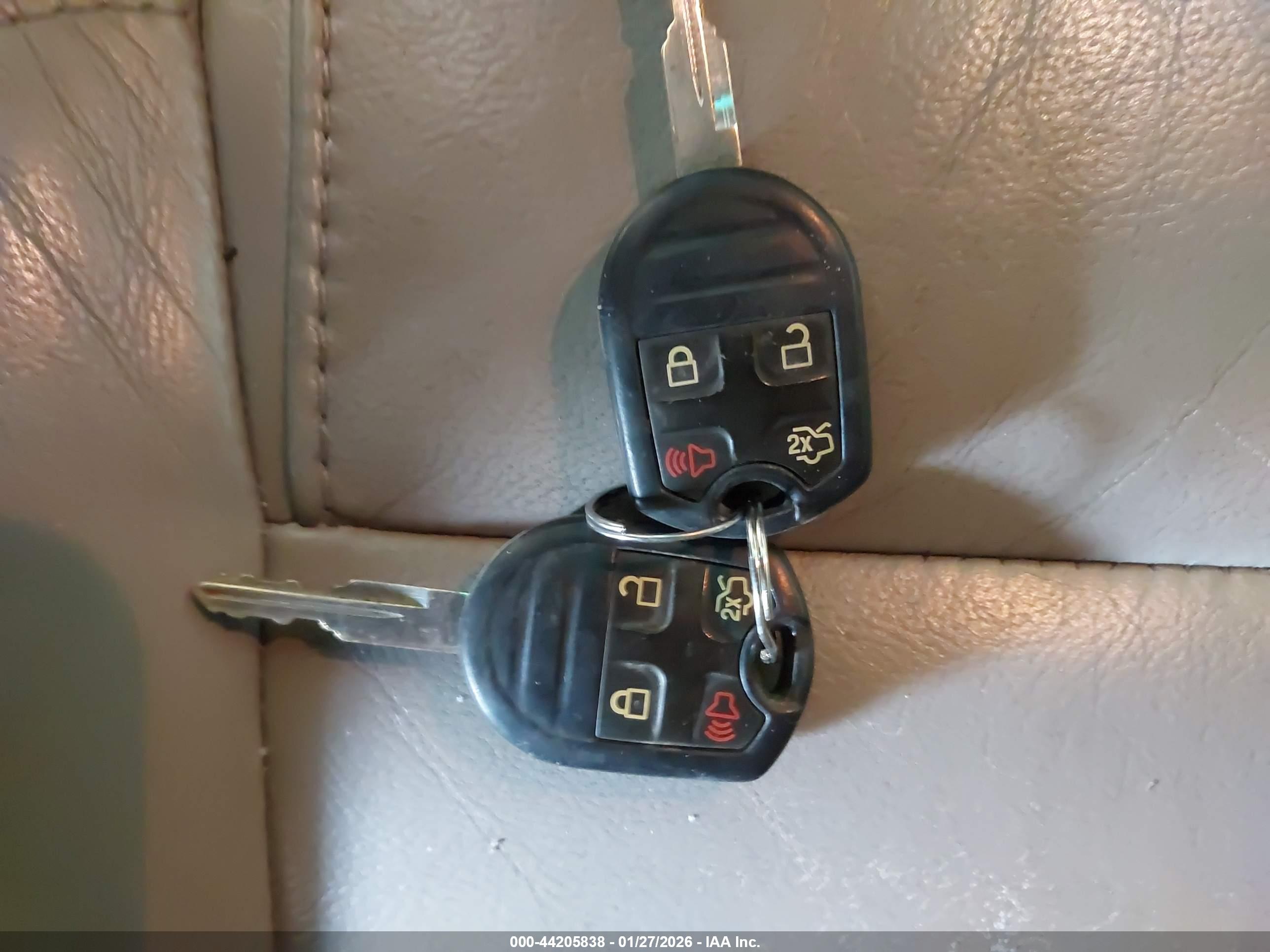 FORD EXPLORER image 11