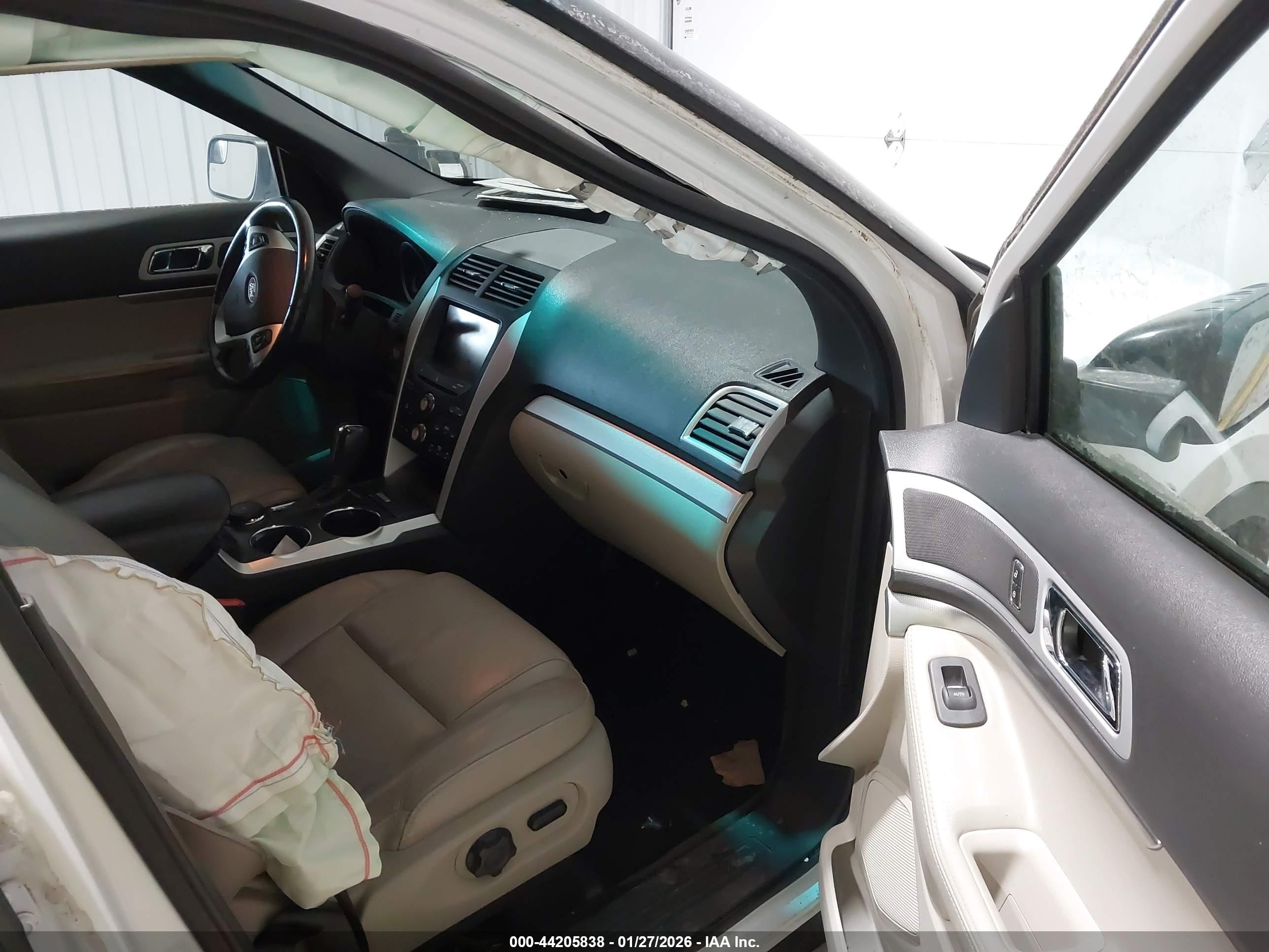 FORD EXPLORER image 5