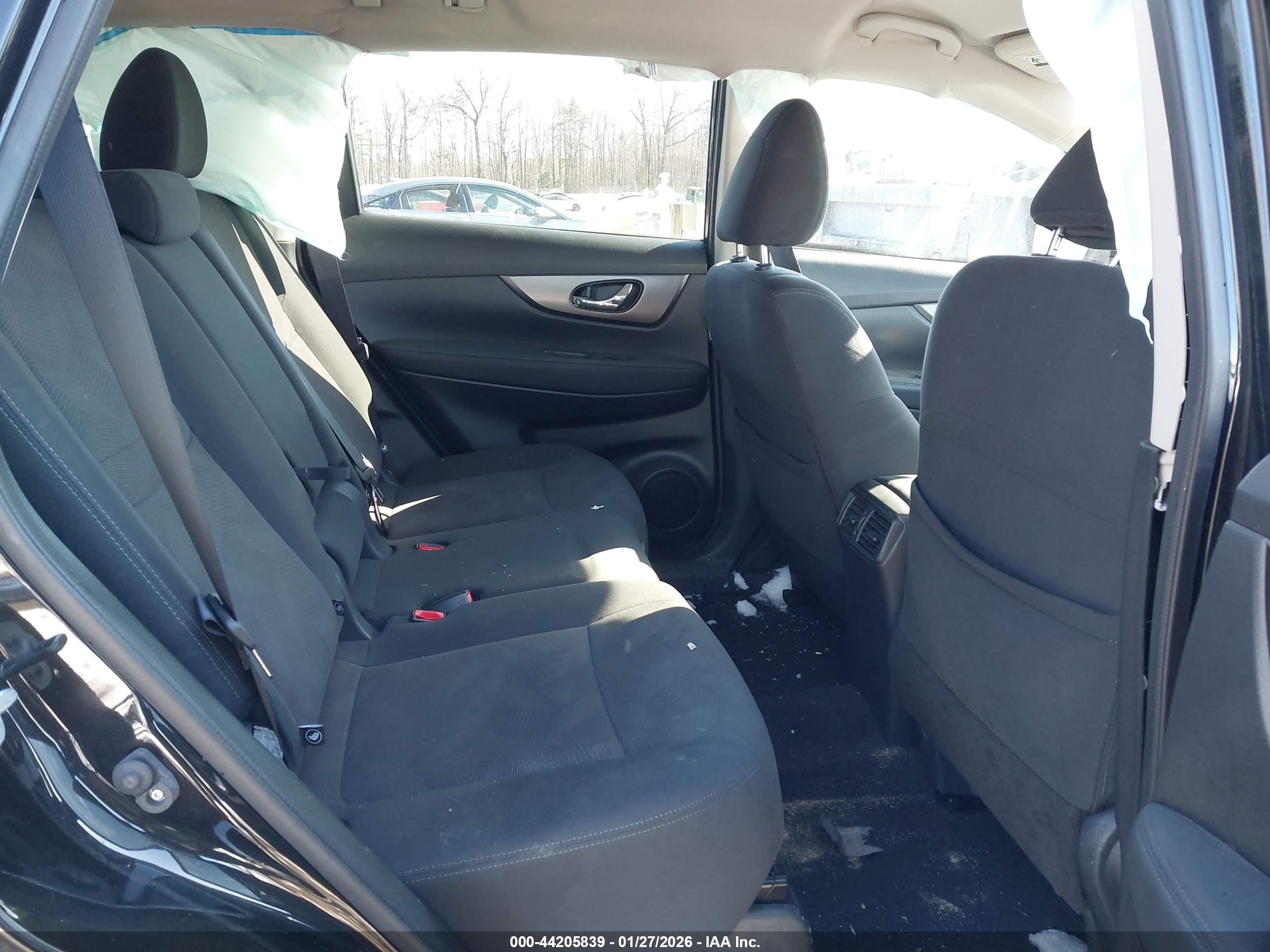 NISSAN ROGUE image 8