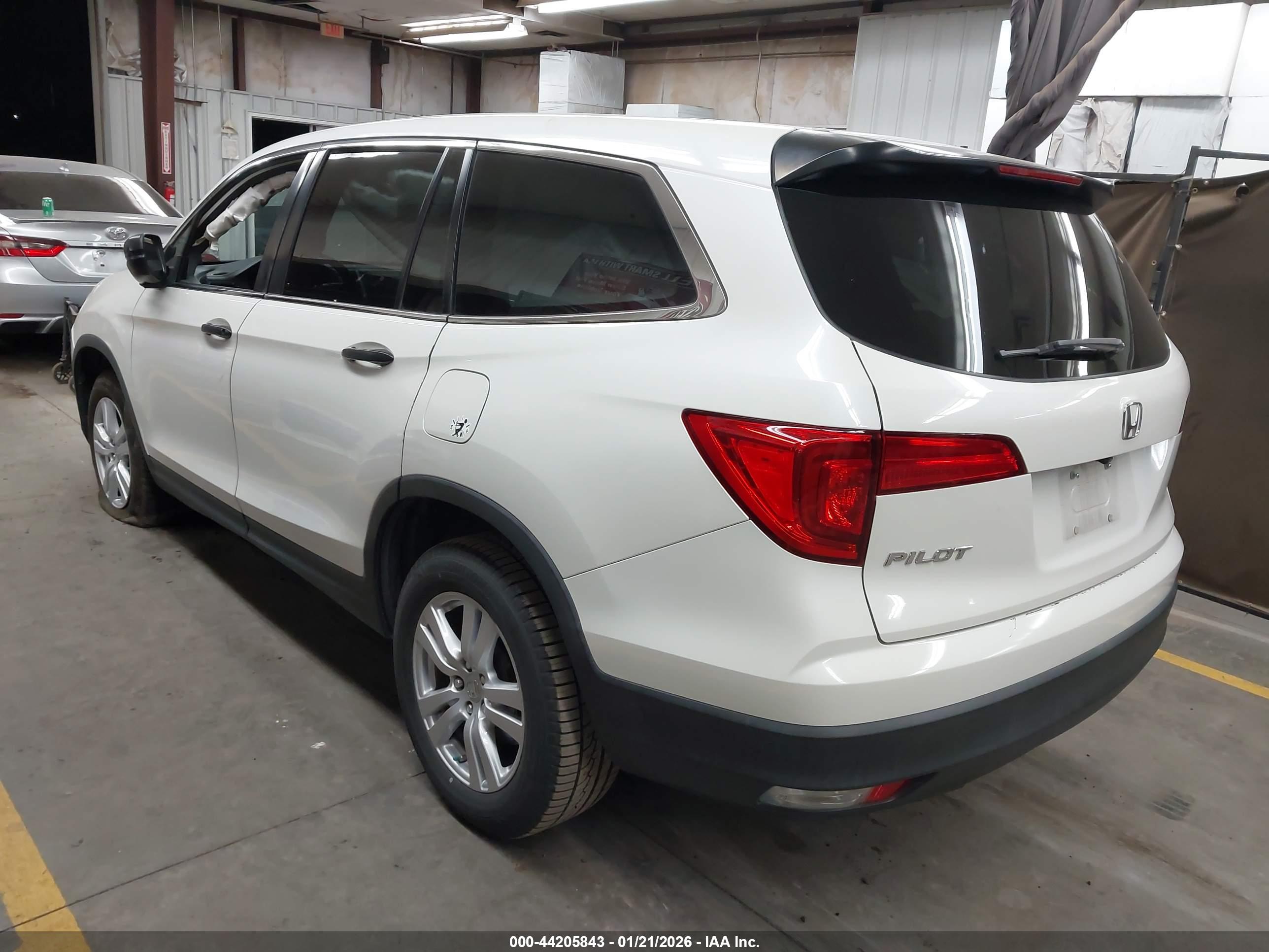 HONDA PILOT image 3