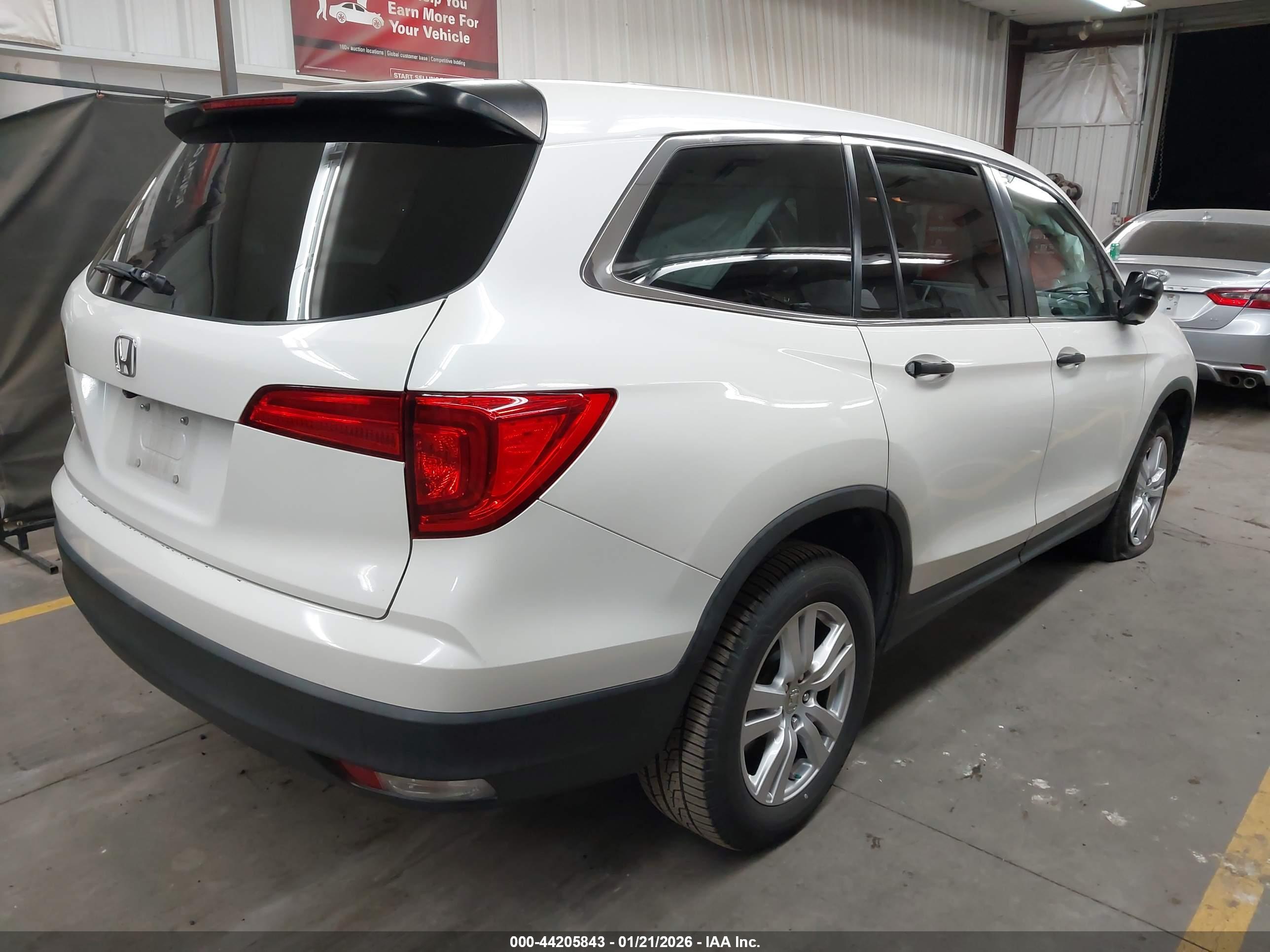 HONDA PILOT image 4