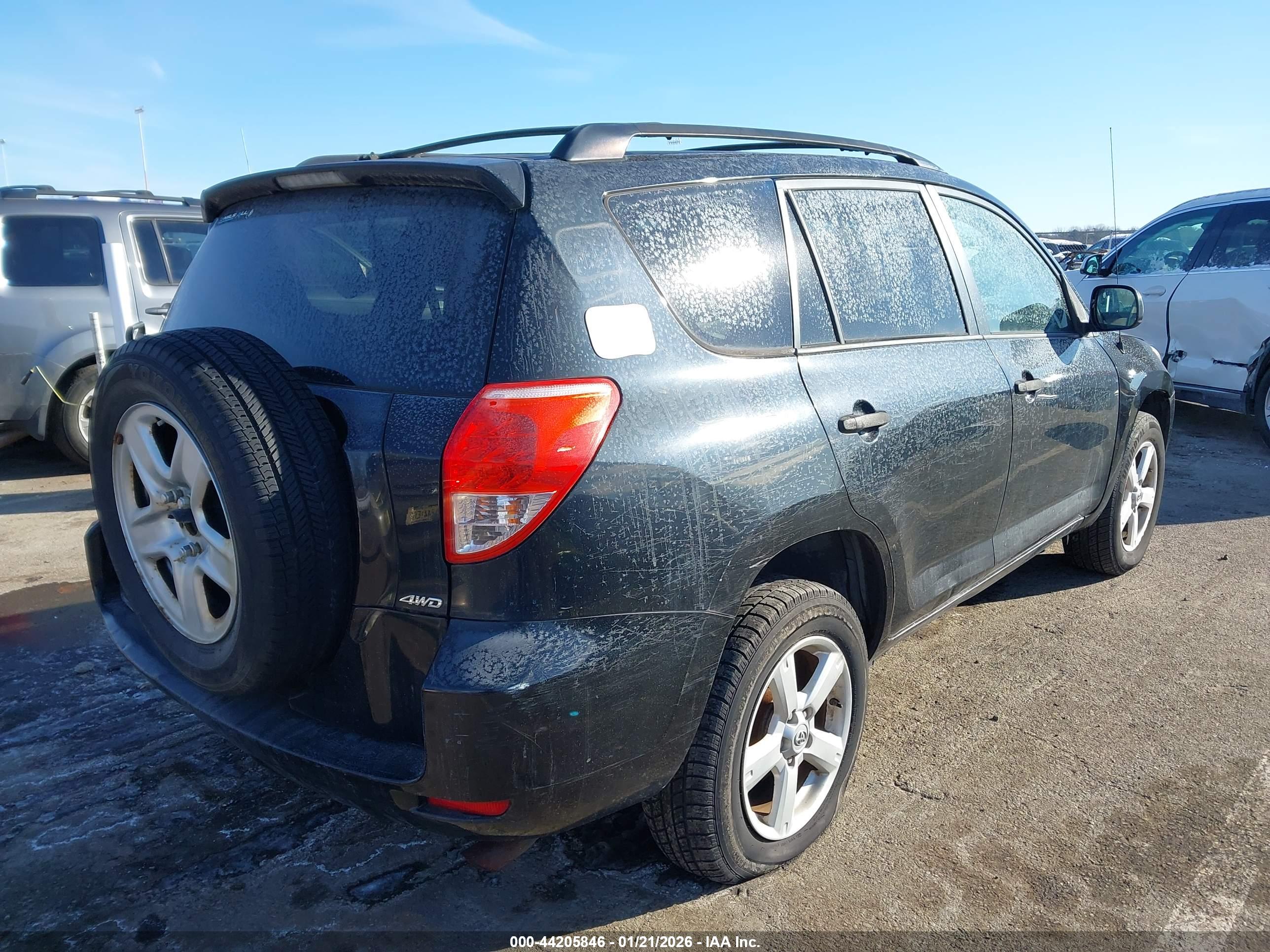 TOYOTA RAV4 image 4