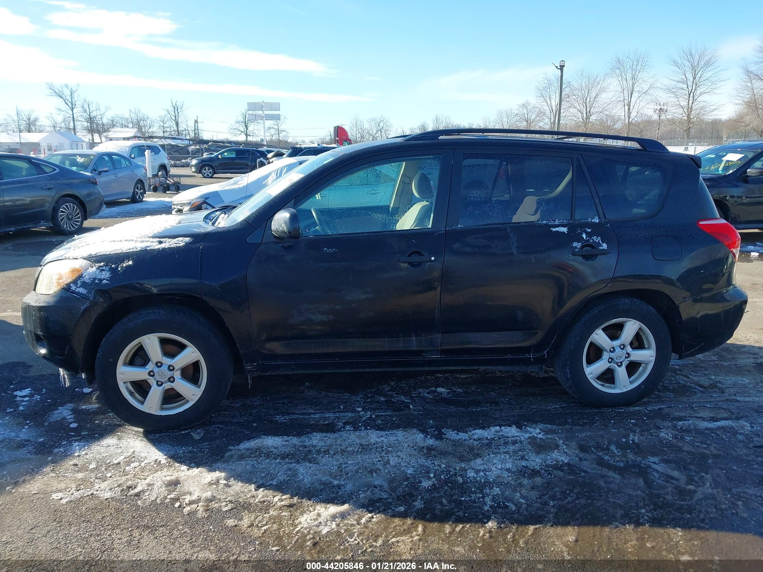 TOYOTA RAV4 image 6
