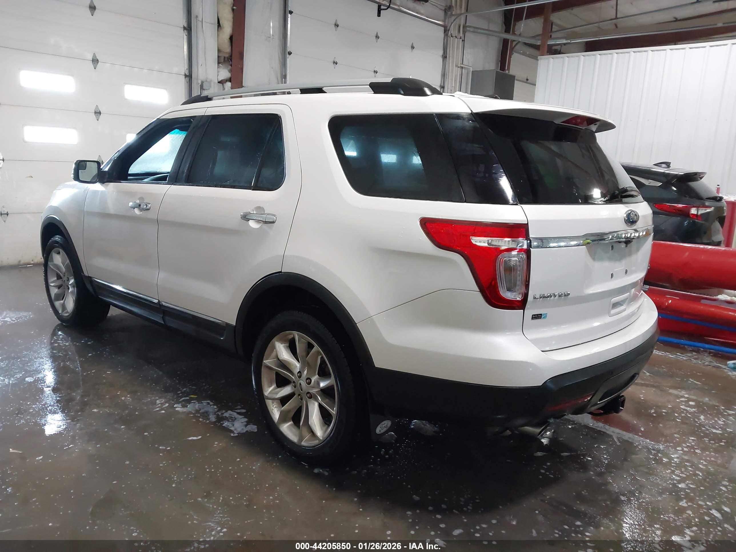FORD EXPLORER image 3
