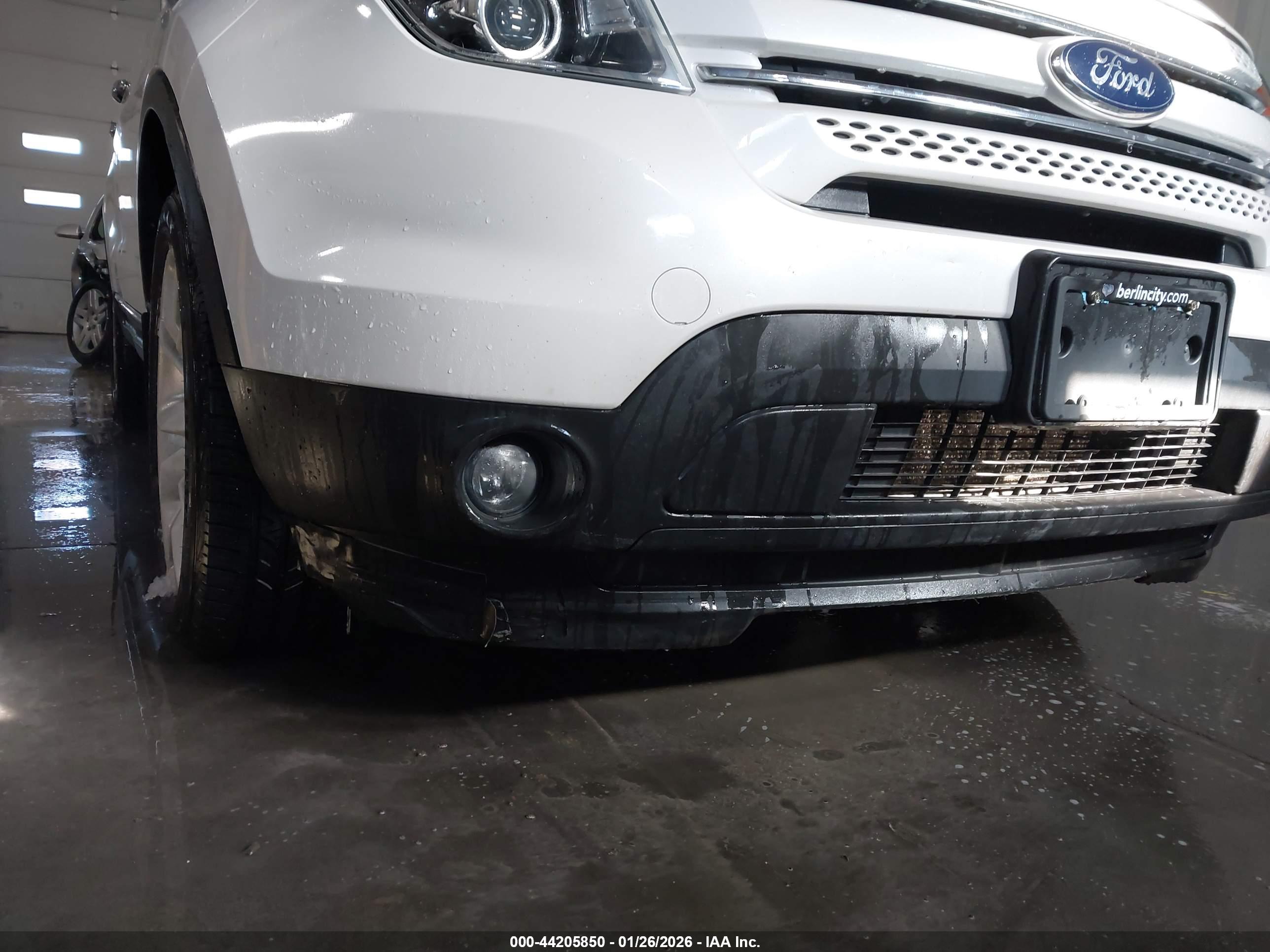FORD EXPLORER image 6