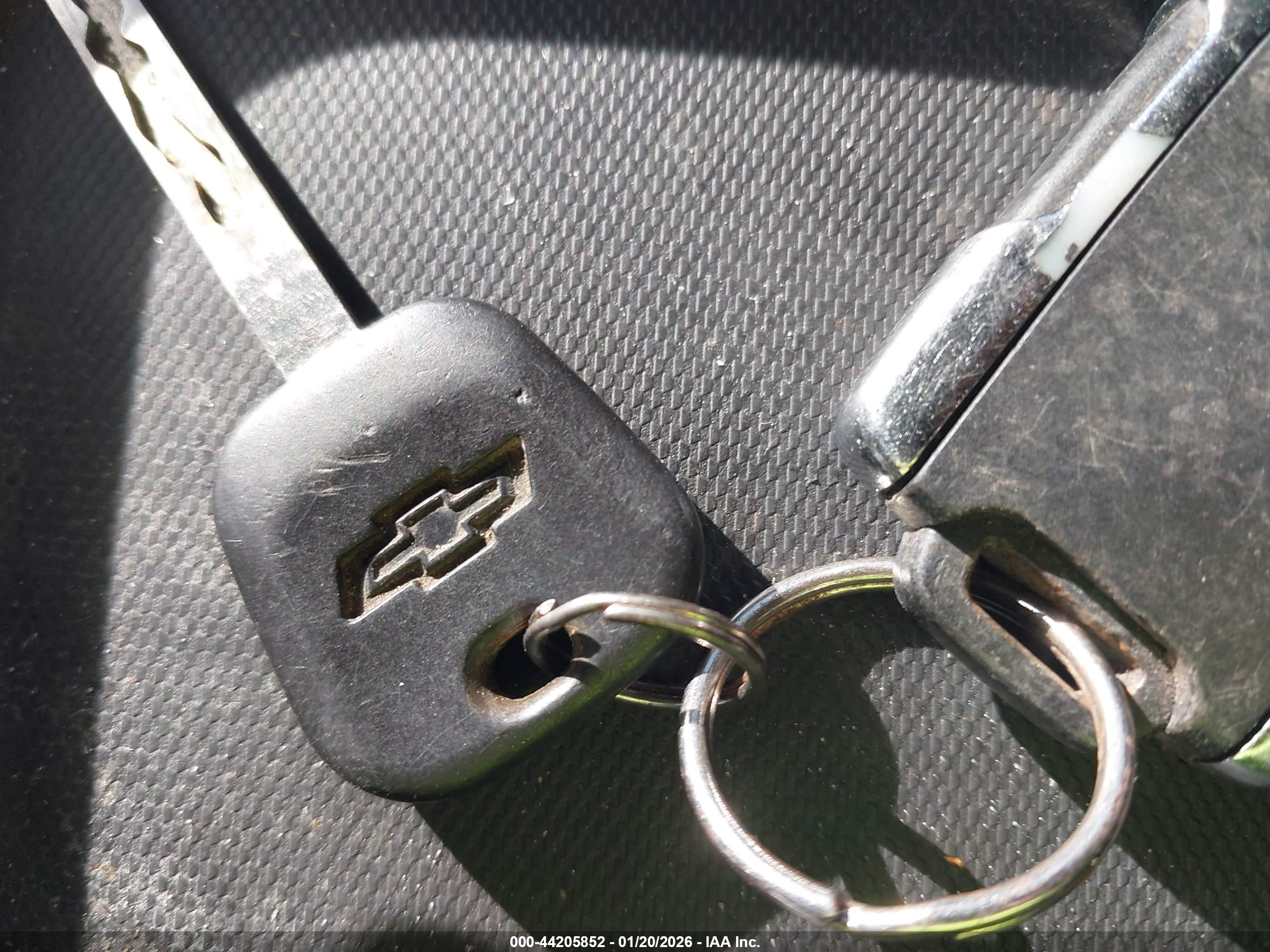 CHEVROLET SILVERADO image 11