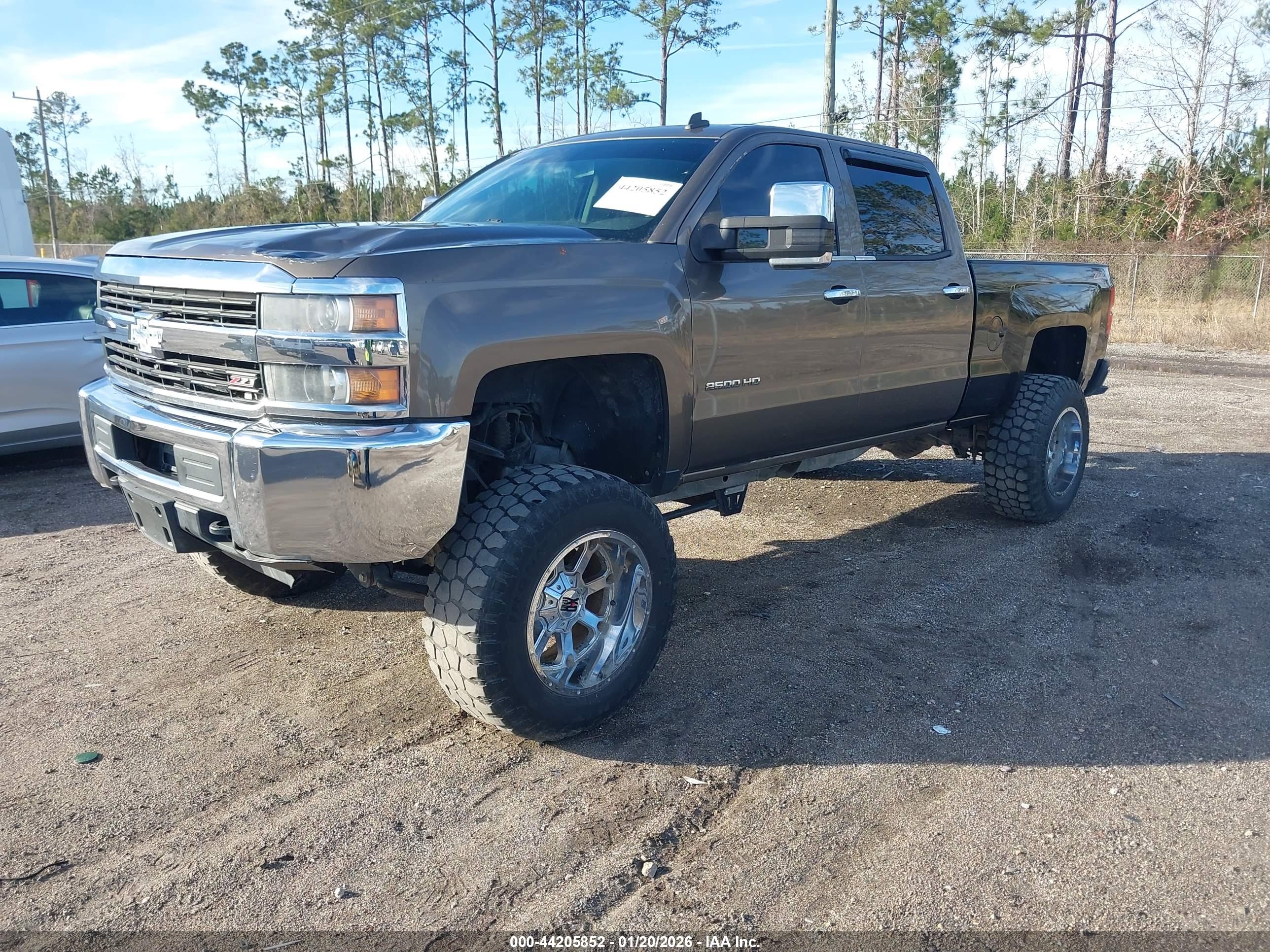 CHEVROLET SILVERADO image 2