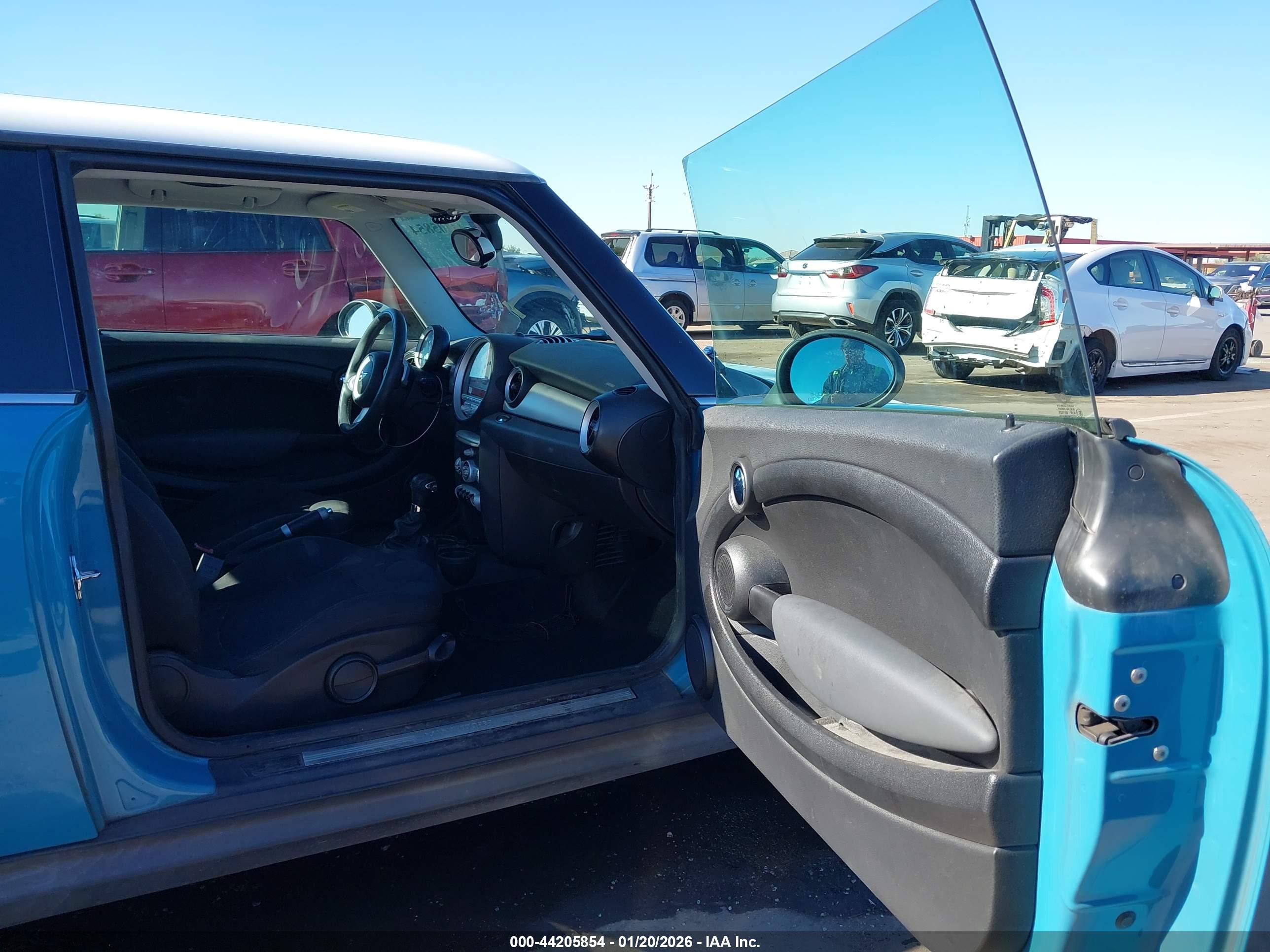 MINI COOPER image 5
