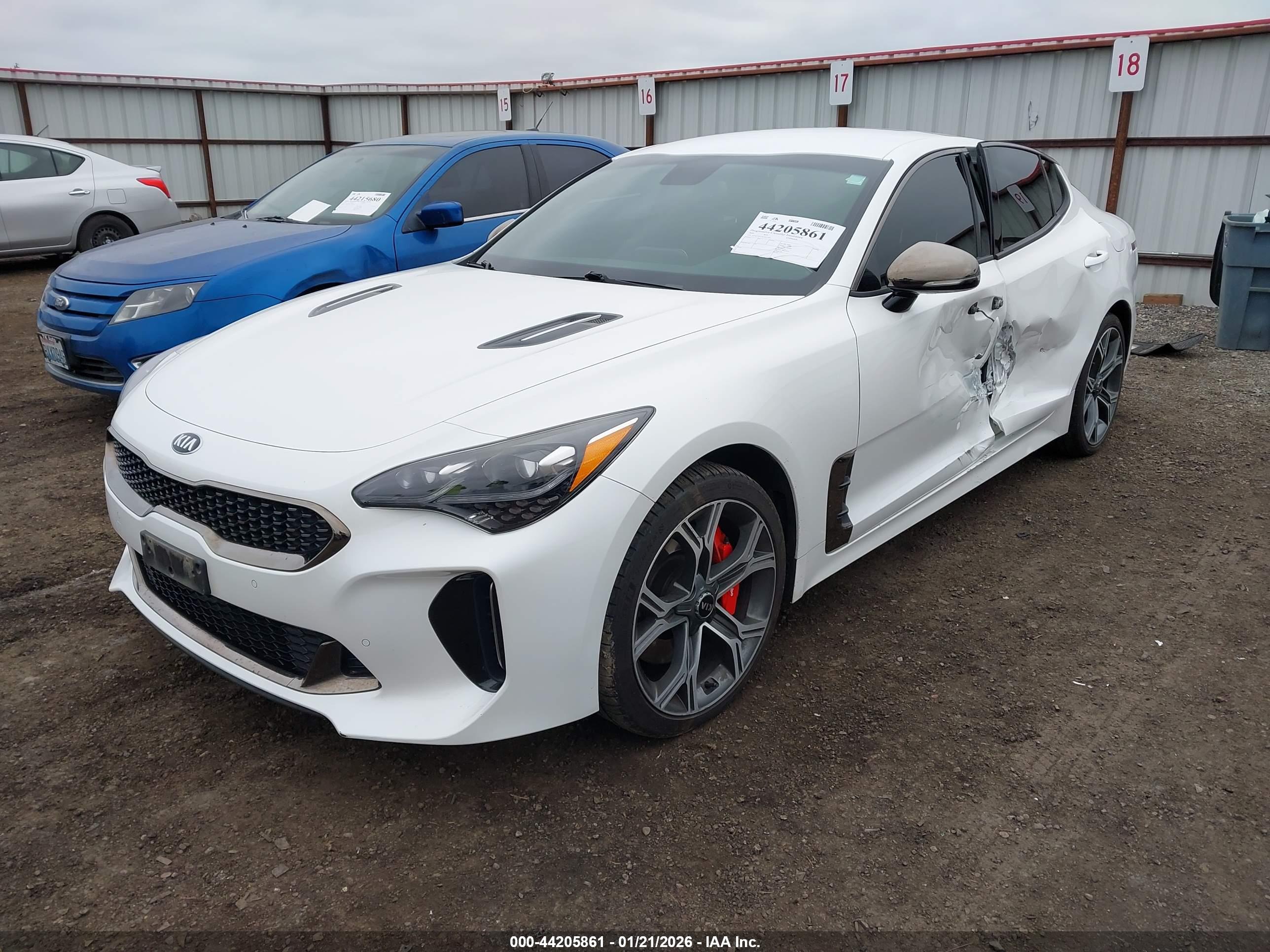 KIA STINGER image 2