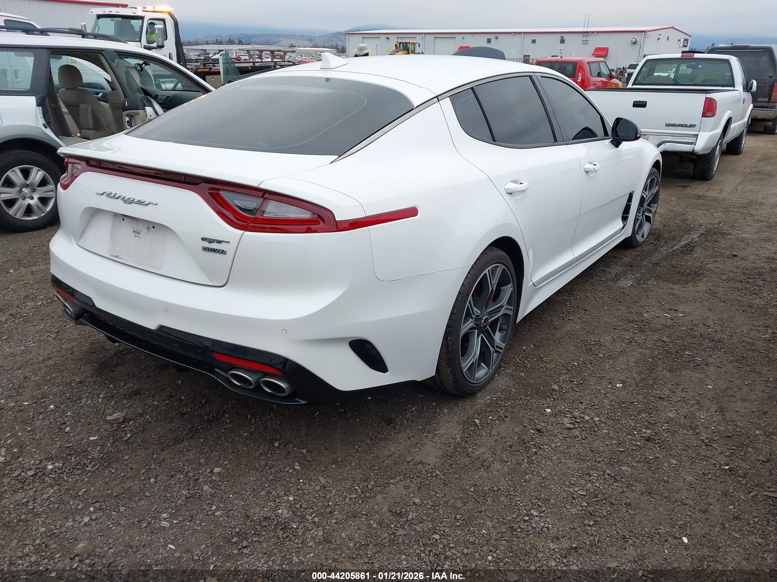 KIA STINGER image 4