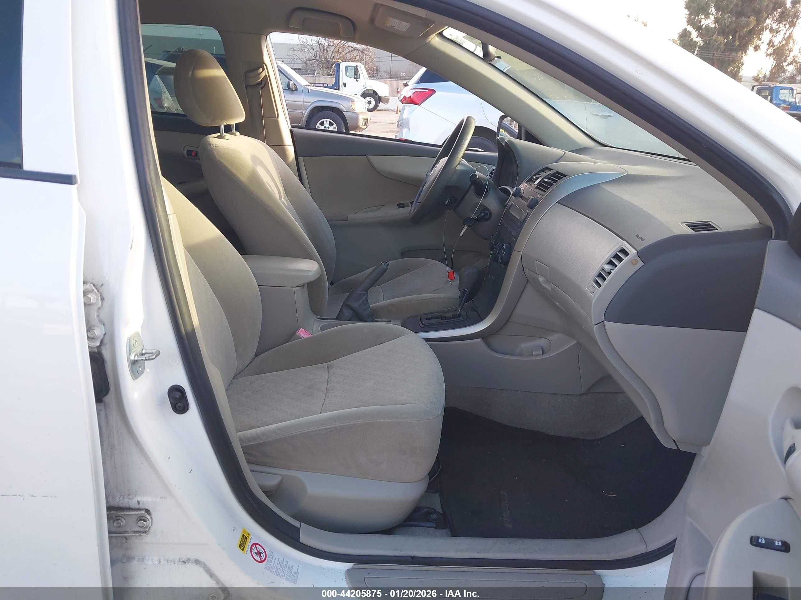 TOYOTA COROLLA image 5