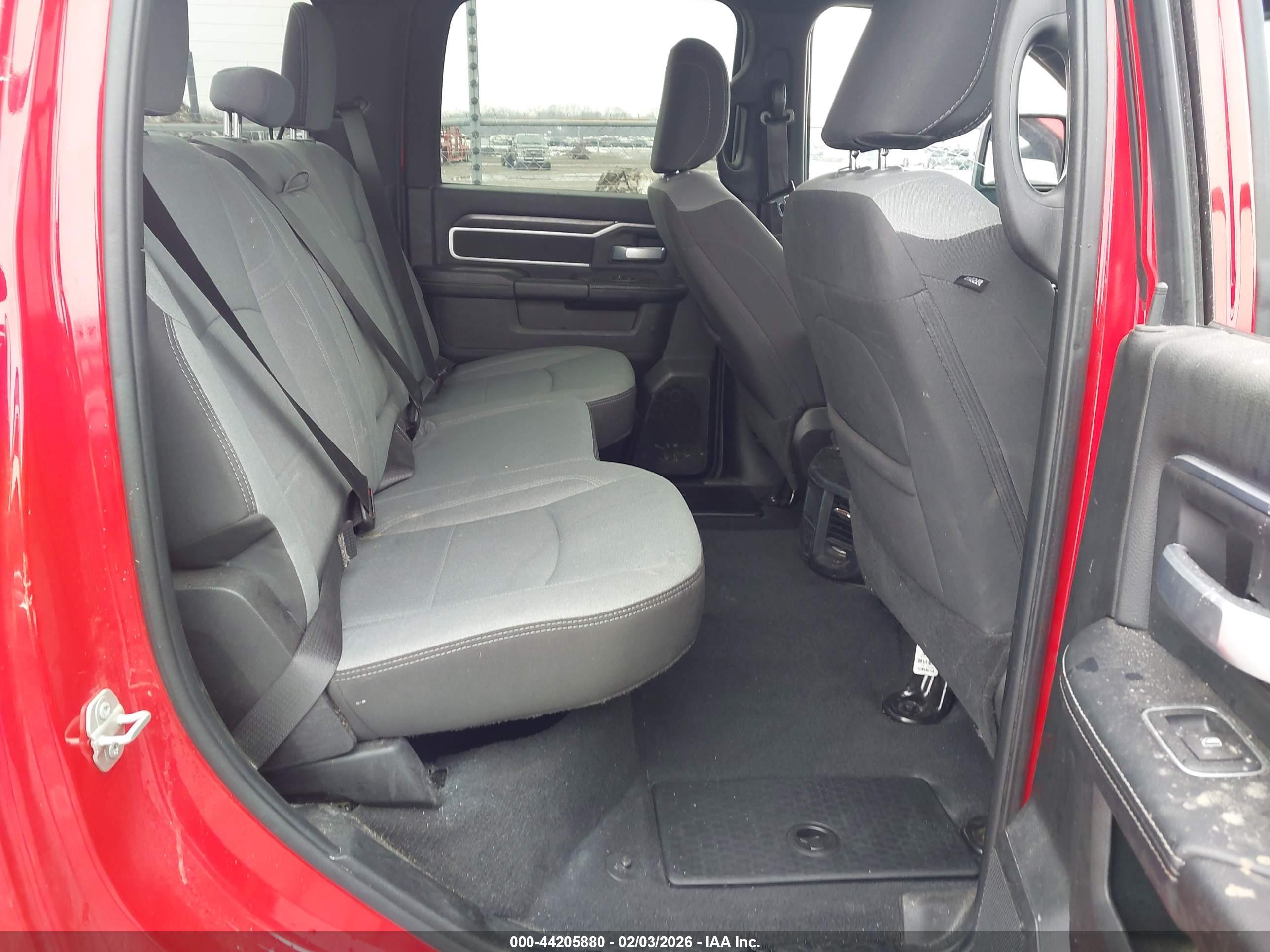 RAM 2500 image 8