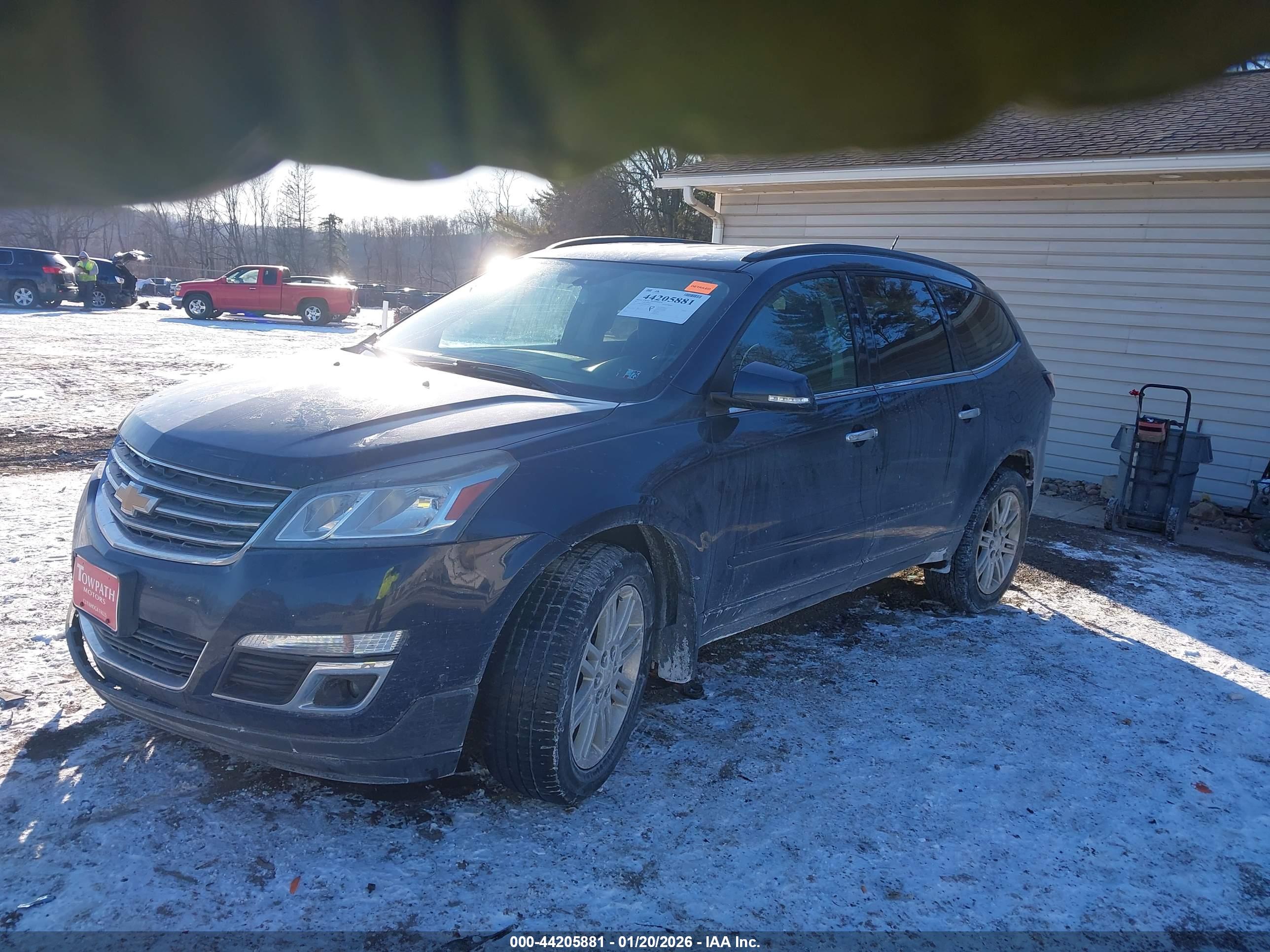 CHEVROLET TRAVERSE image 2