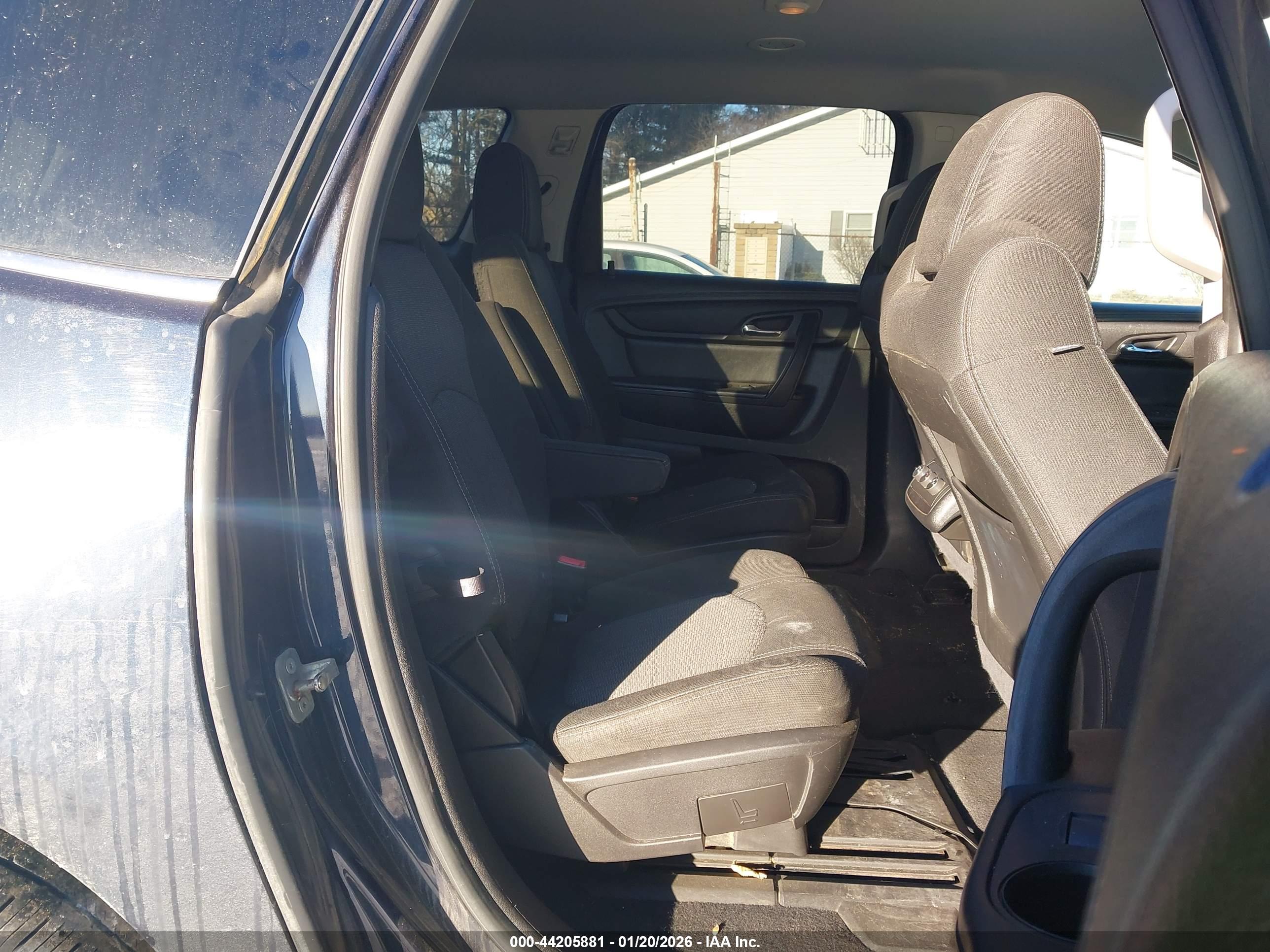 CHEVROLET TRAVERSE image 8