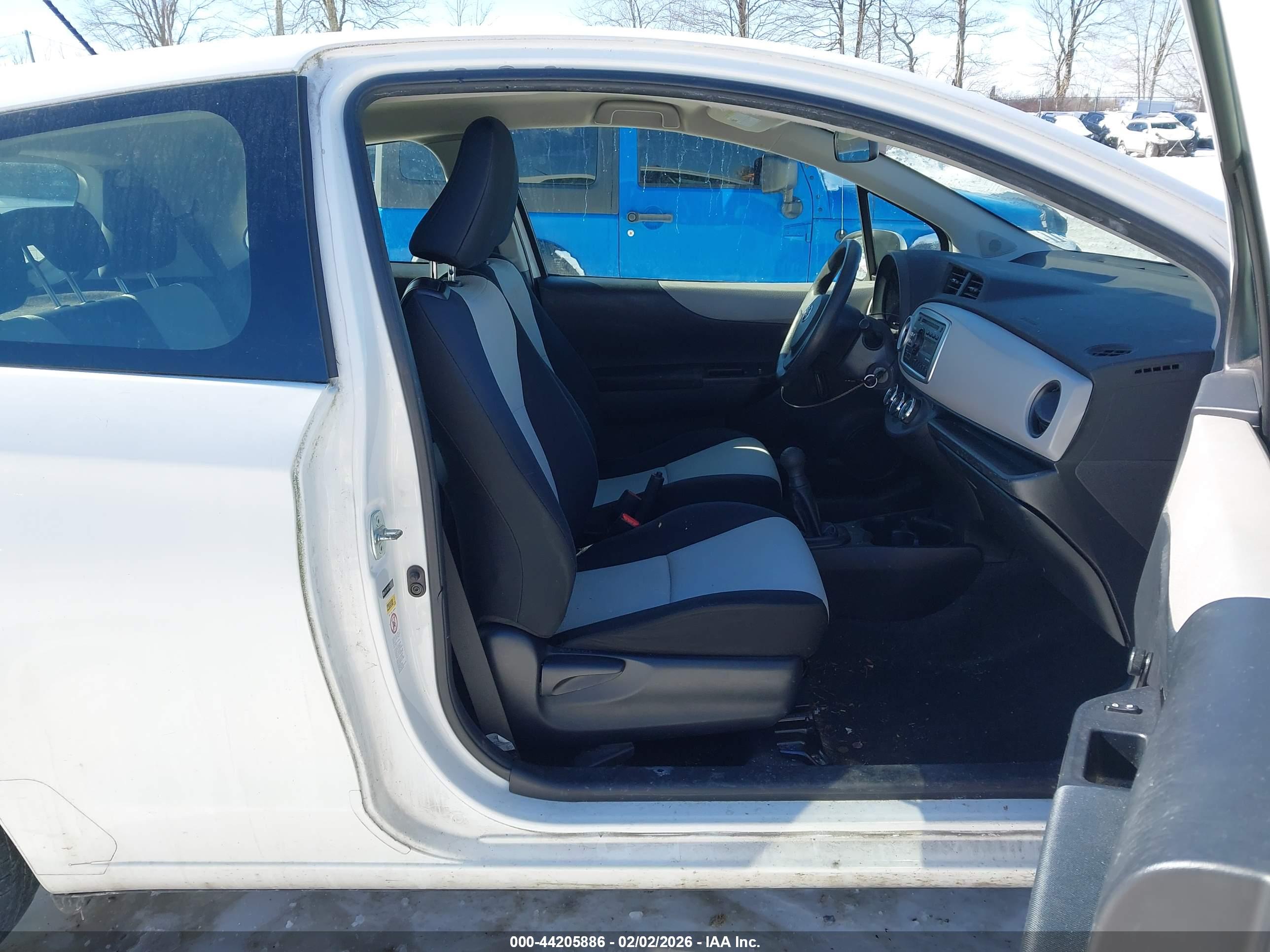 TOYOTA YARIS image 5
