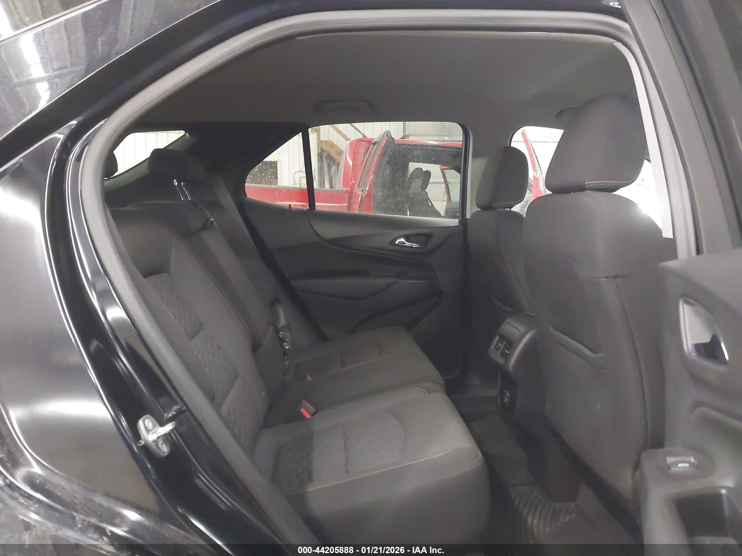 CHEVROLET EQUINOX image 8