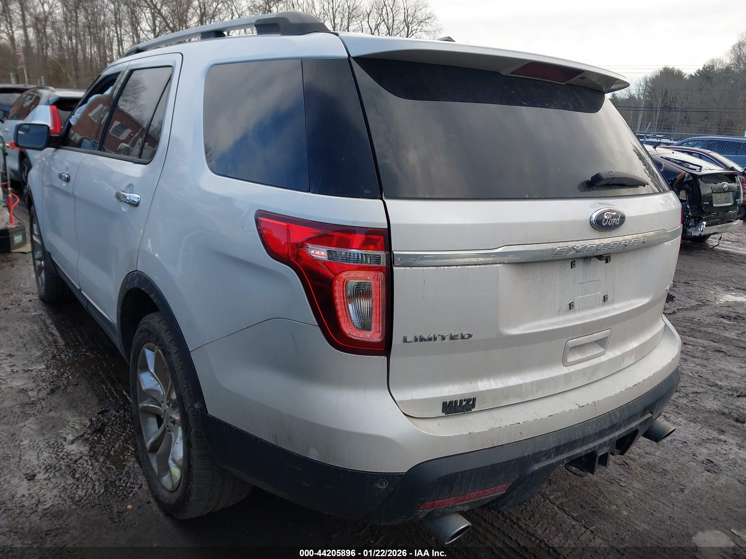 FORD EXPLORER image 3