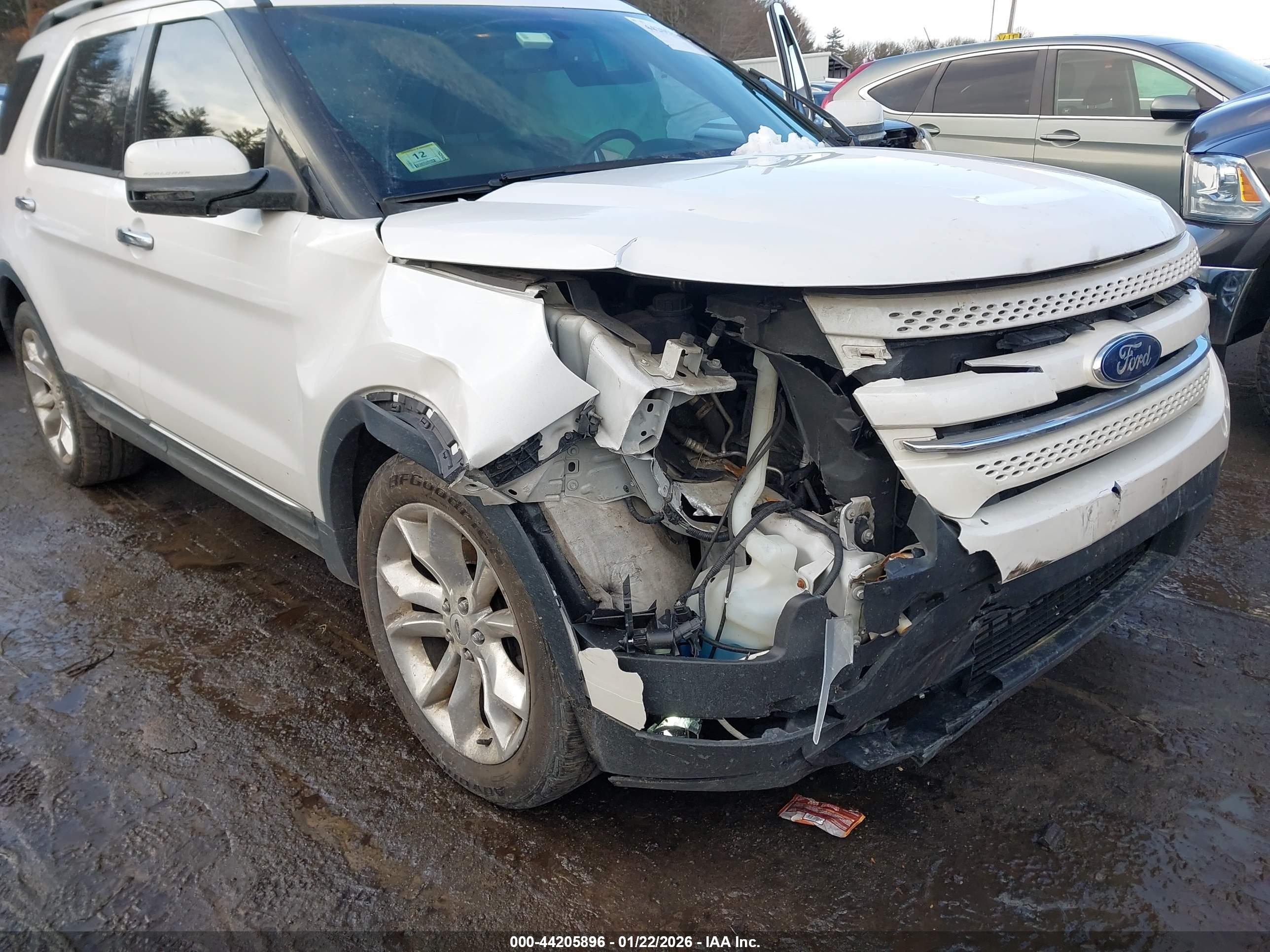 FORD EXPLORER image 6
