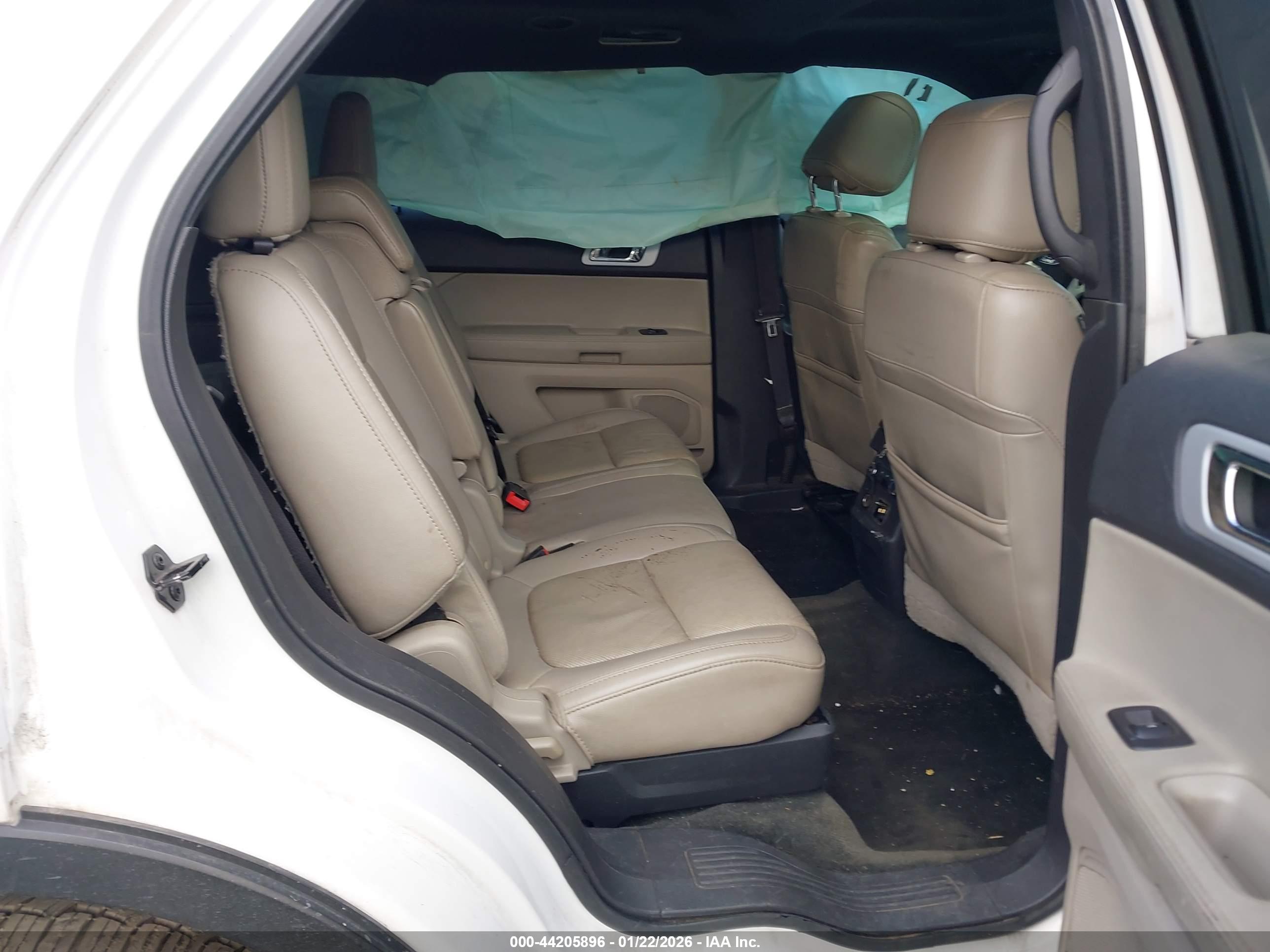 FORD EXPLORER image 8