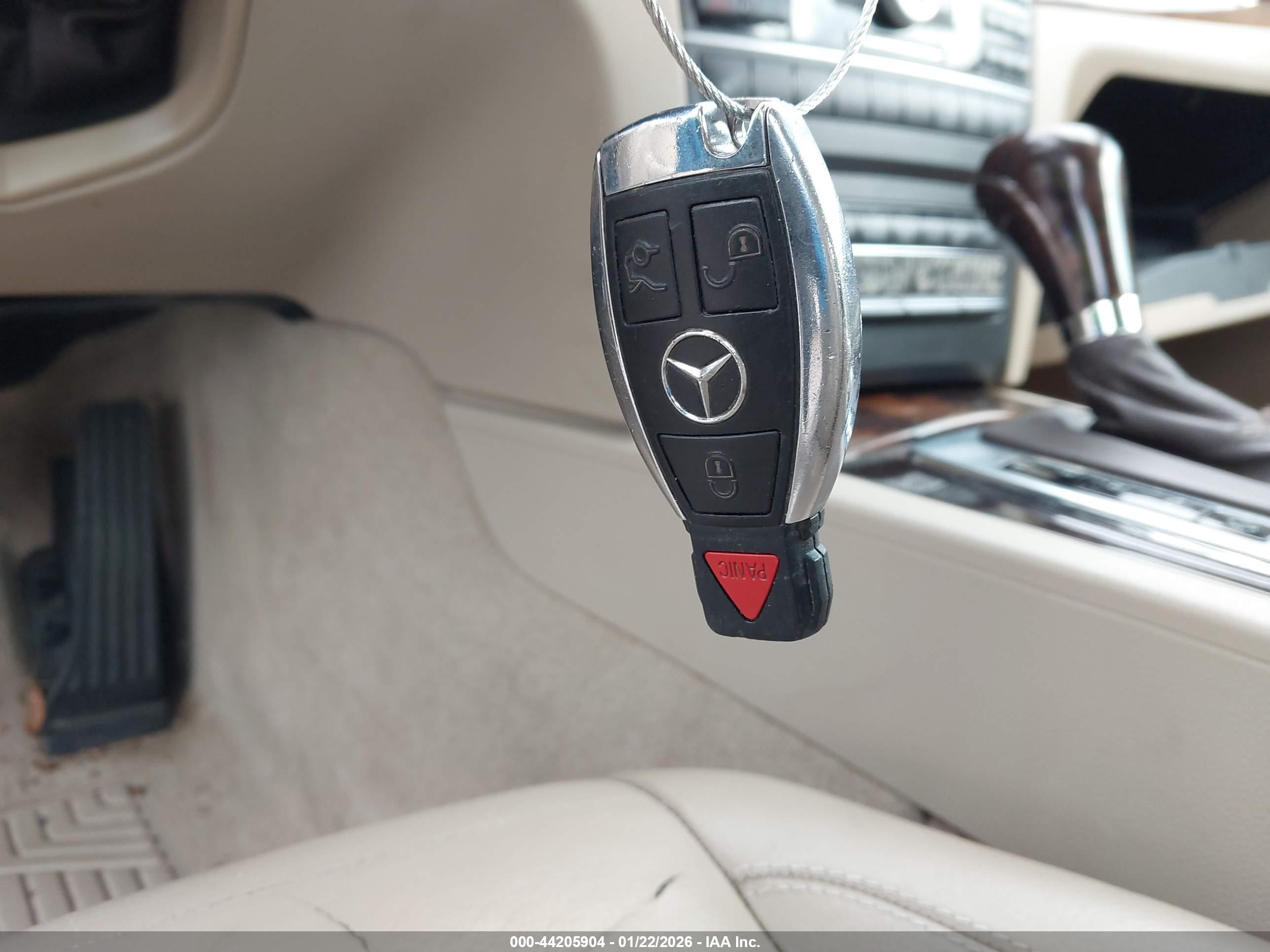 MERCEDES-BENZ E image 11