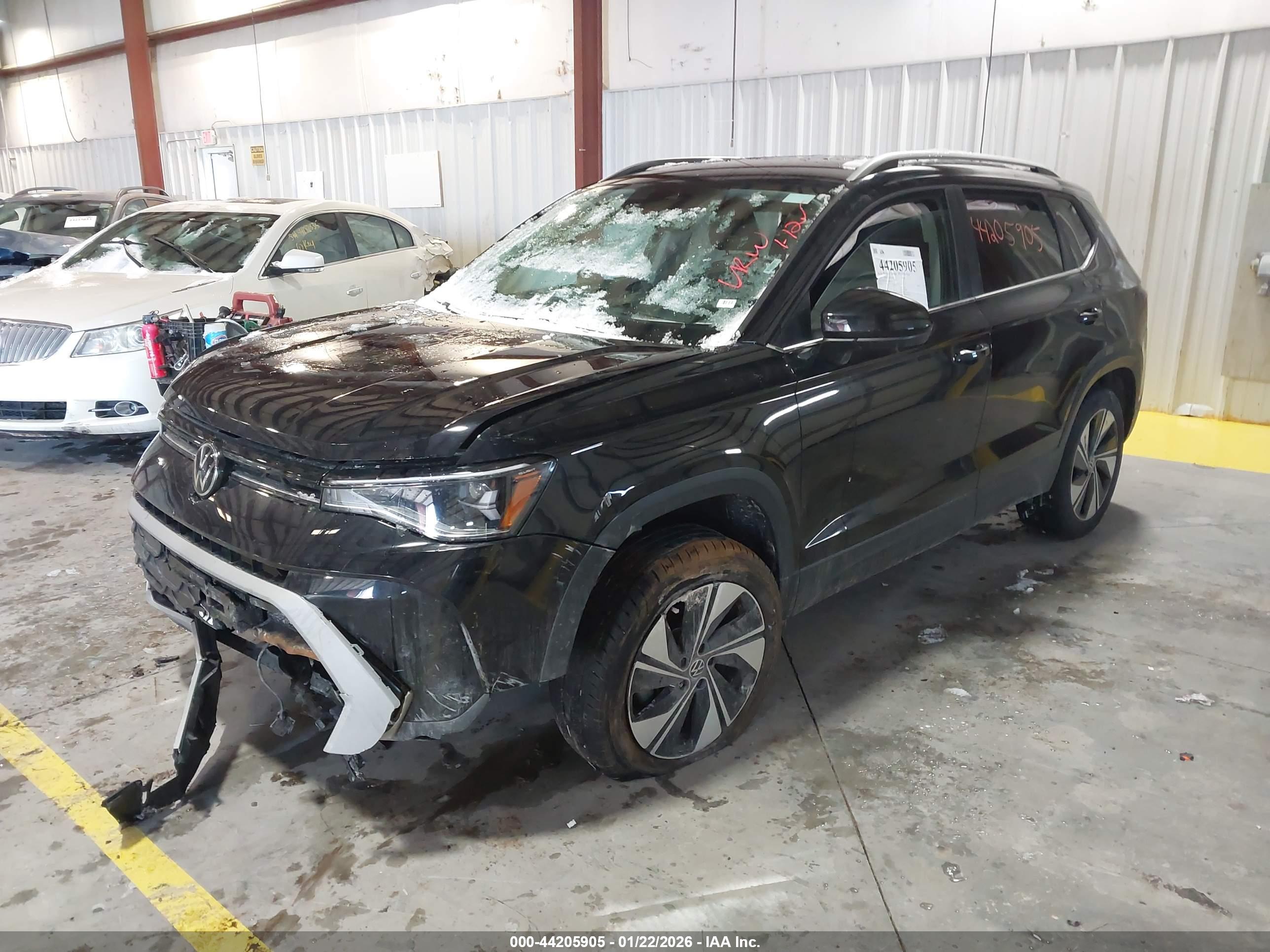 VOLKSWAGEN TAOS image 2