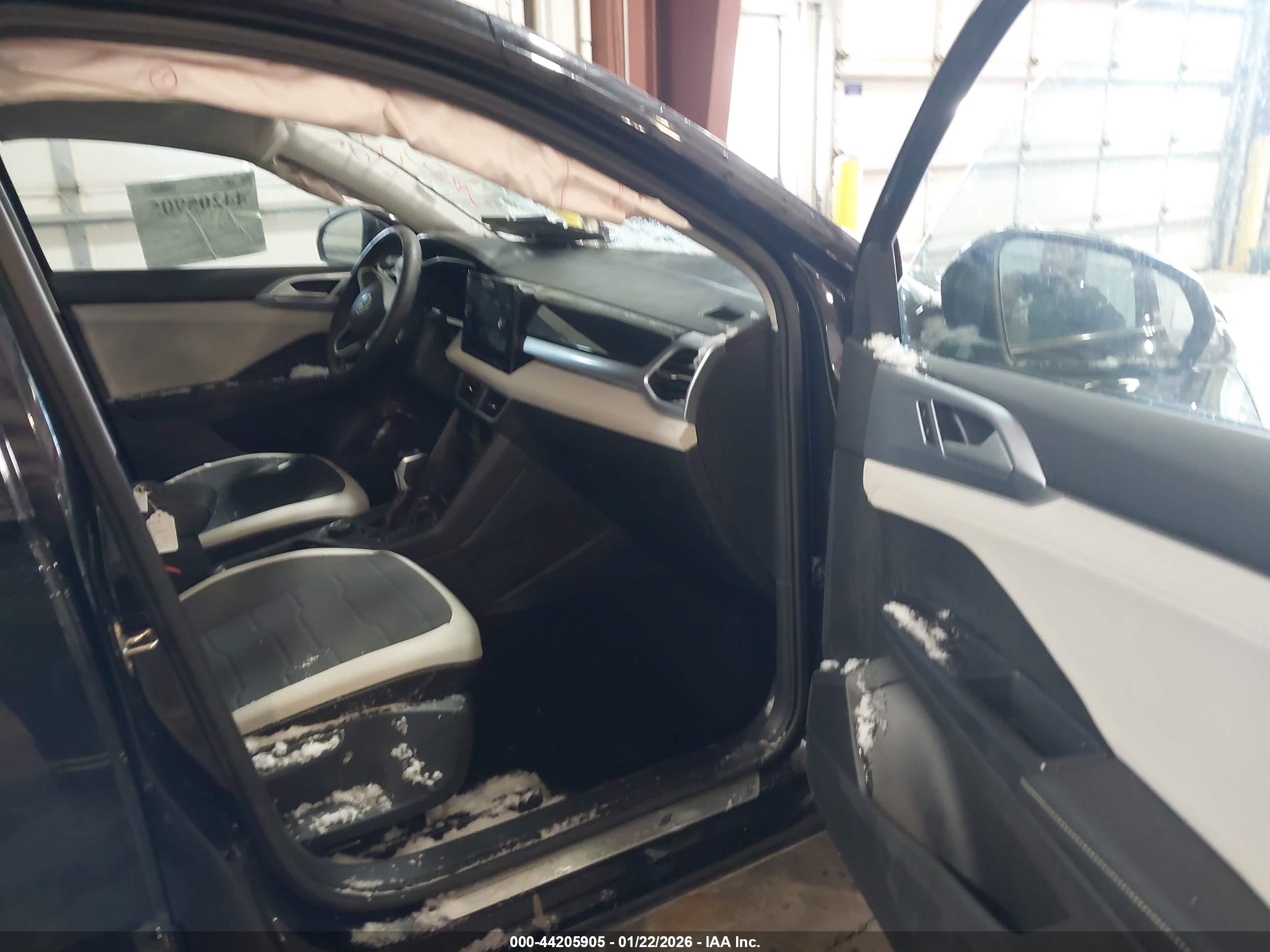 VOLKSWAGEN TAOS image 5