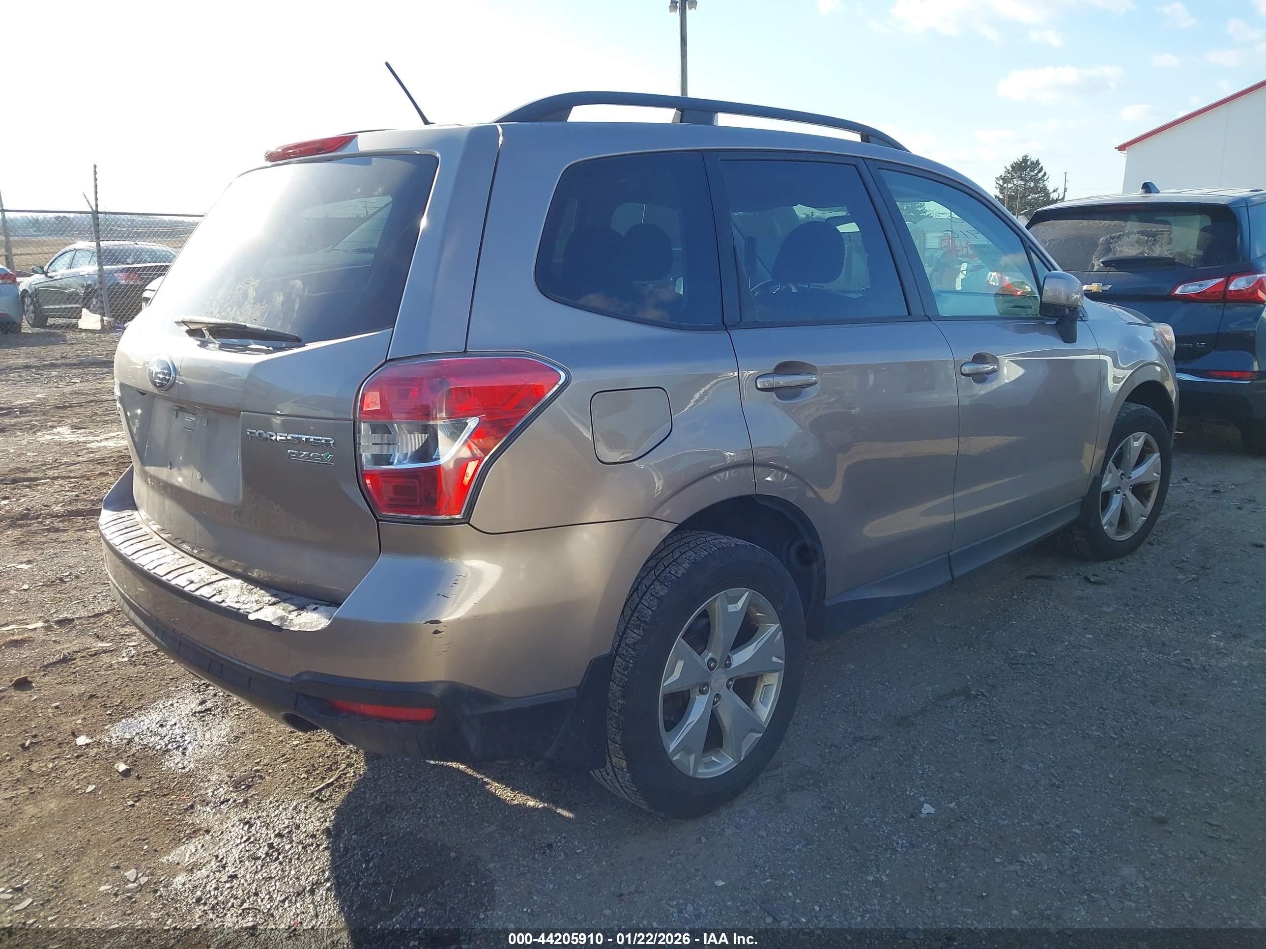 SUBARU FORESTER image 4