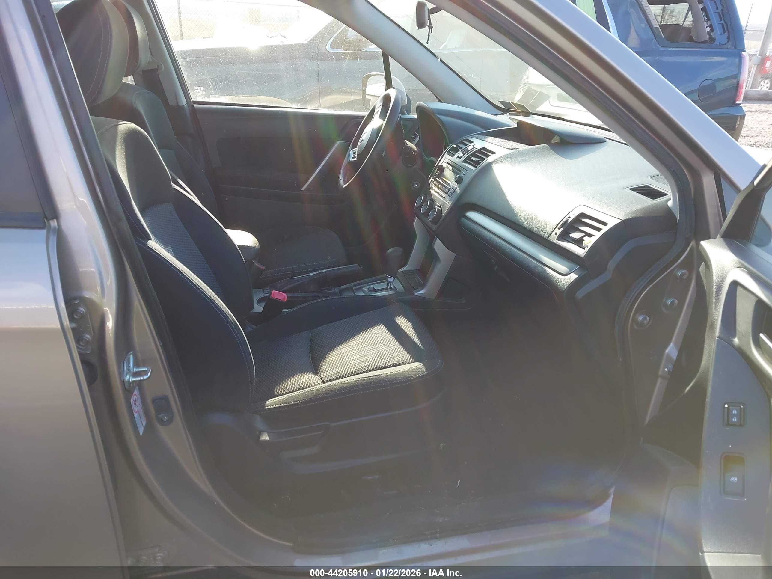 SUBARU FORESTER image 5