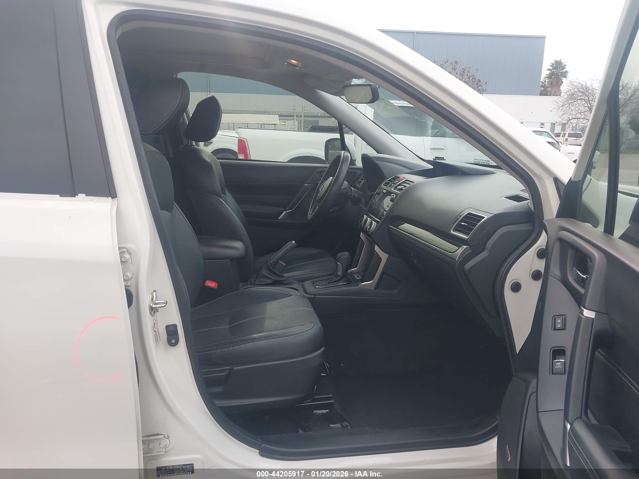 SUBARU FORESTER image 5