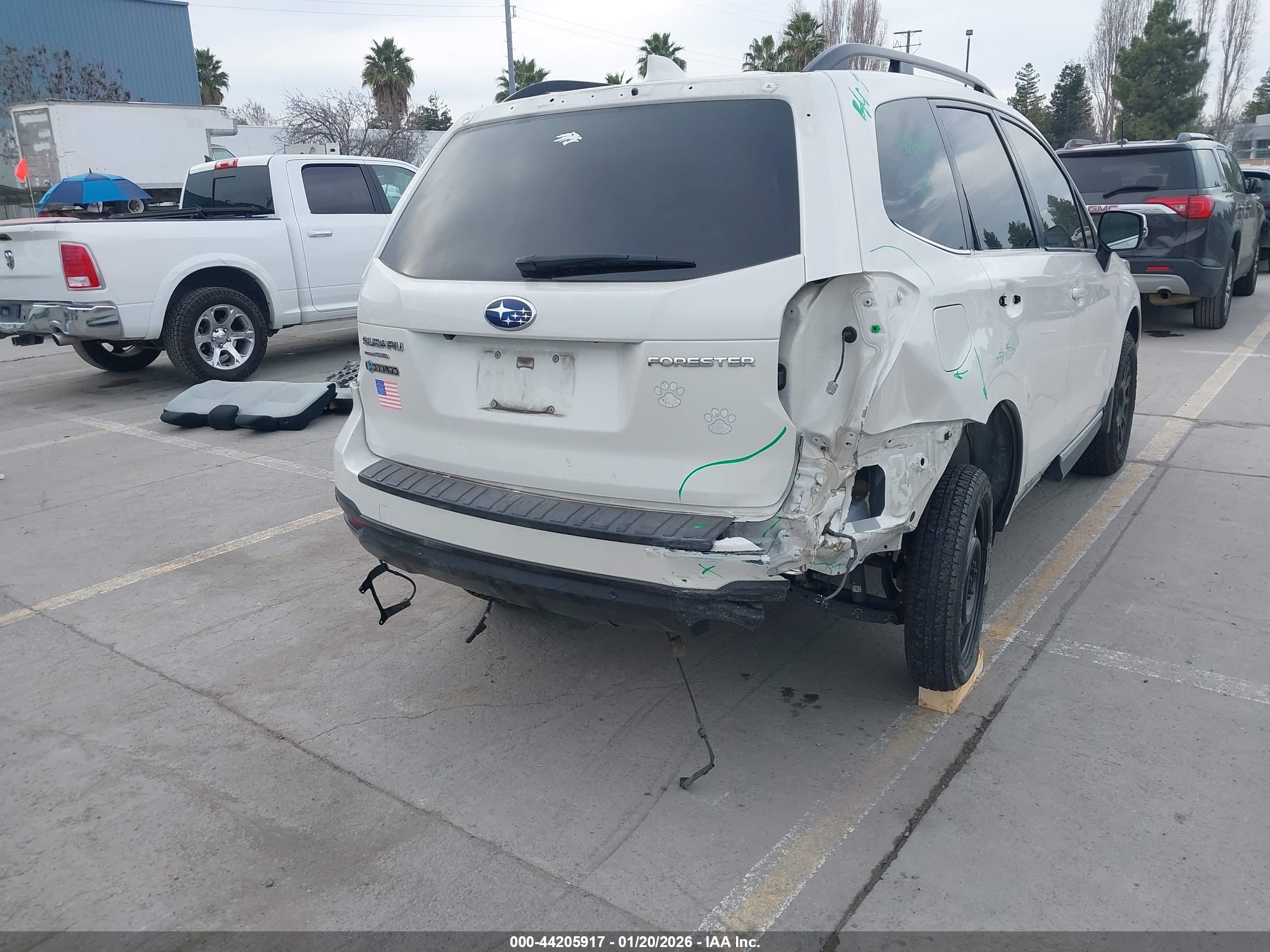 SUBARU FORESTER image 6