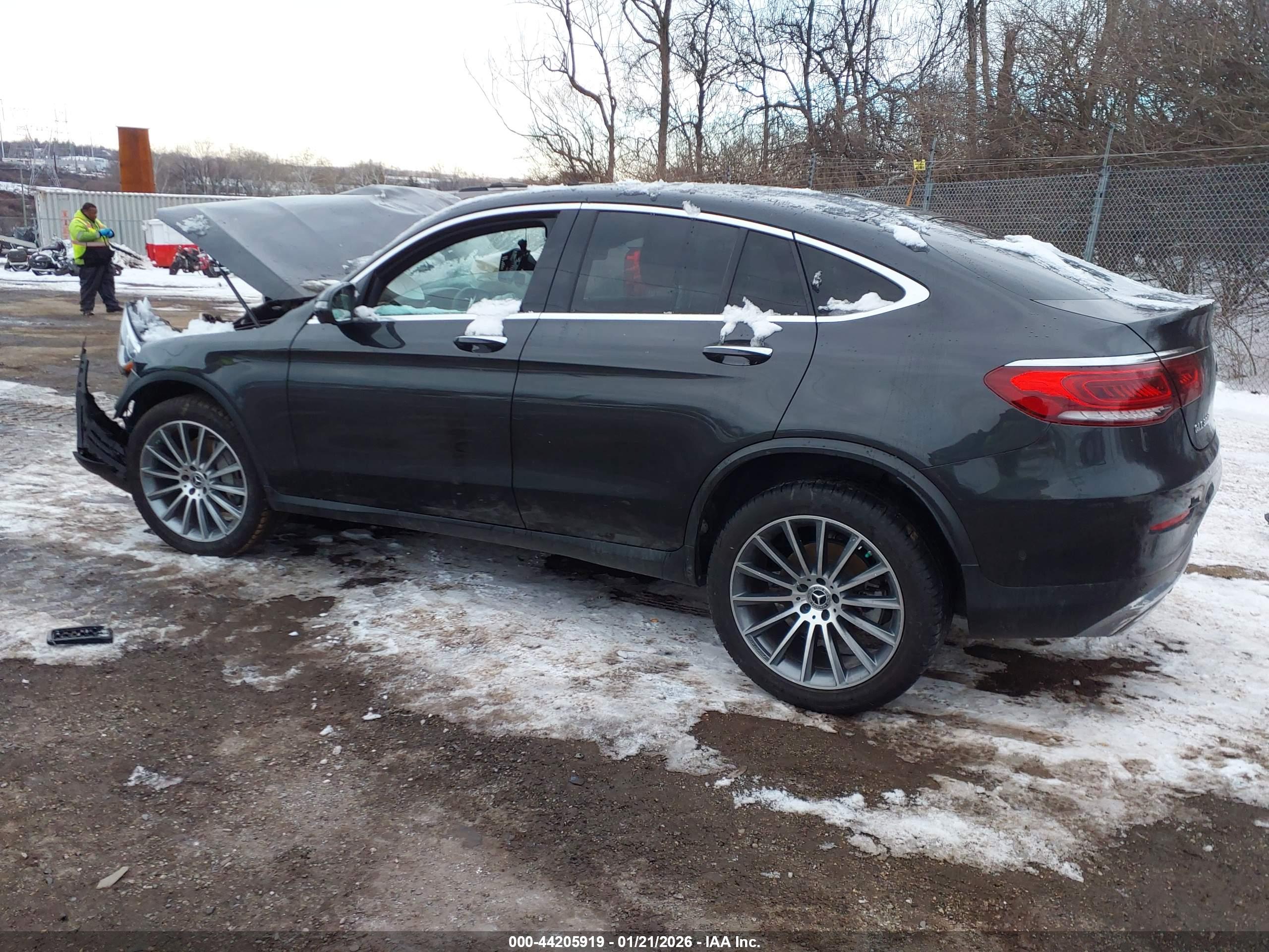 MERCEDES-BENZ GLC image 3