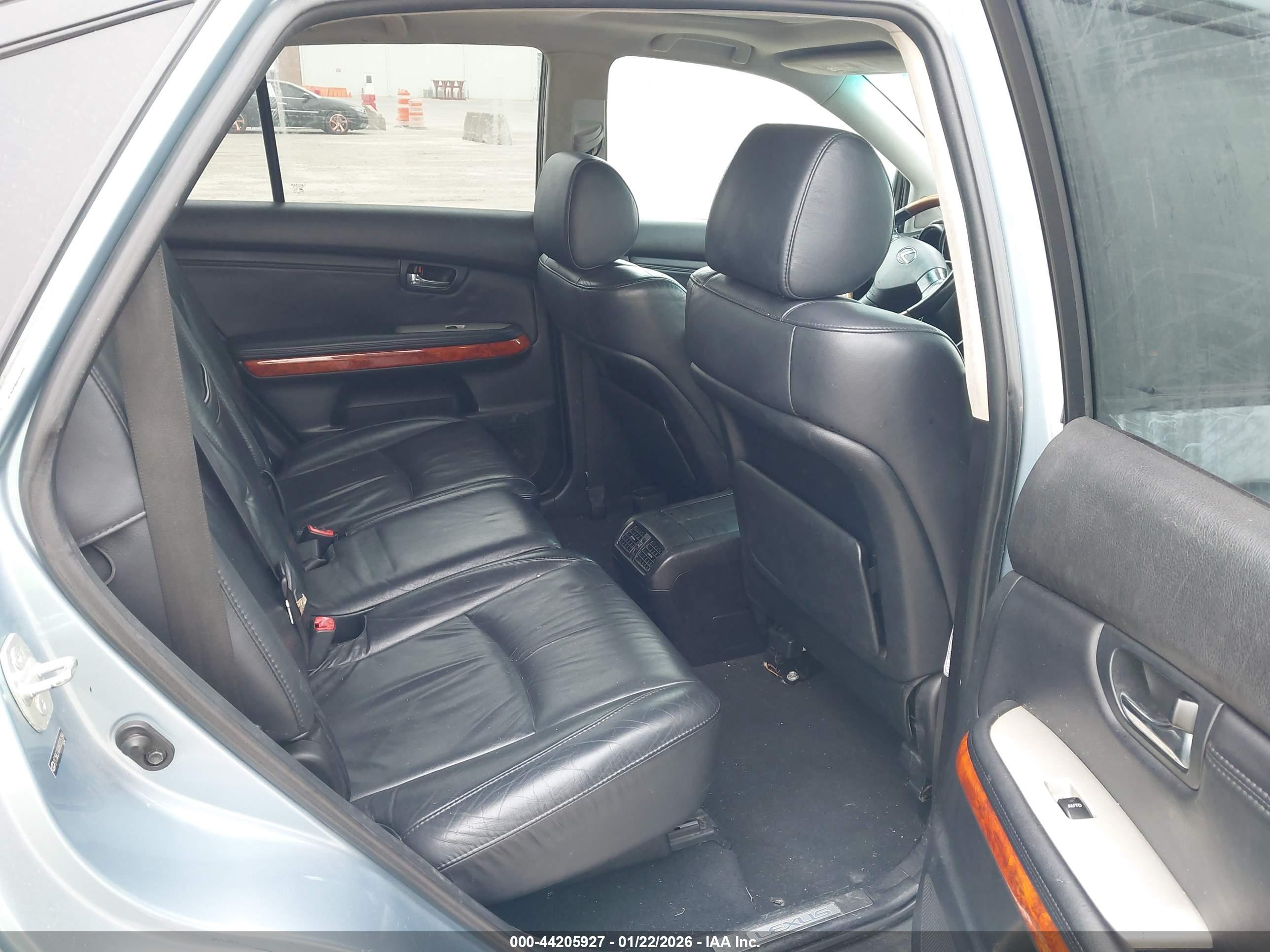 LEXUS RX image 8