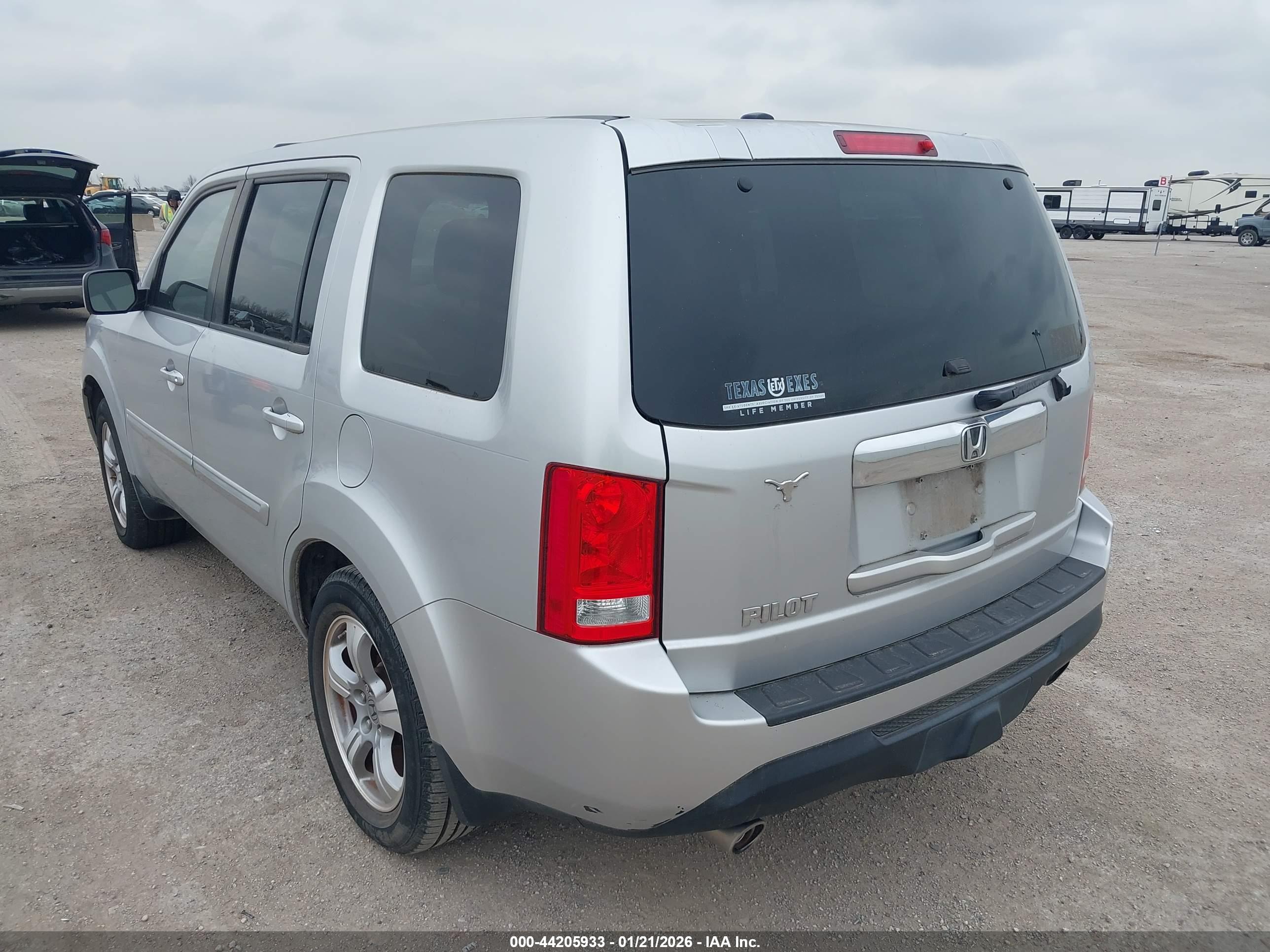 HONDA PILOT image 3