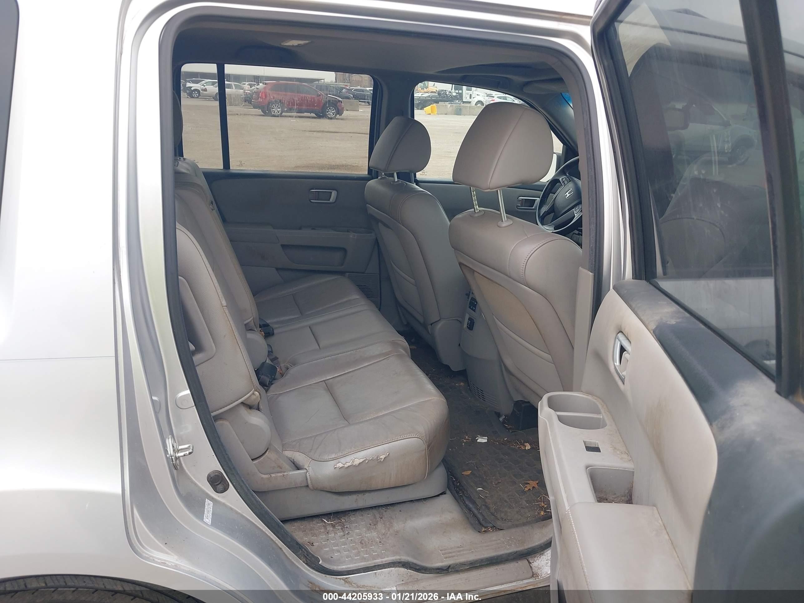 HONDA PILOT image 8