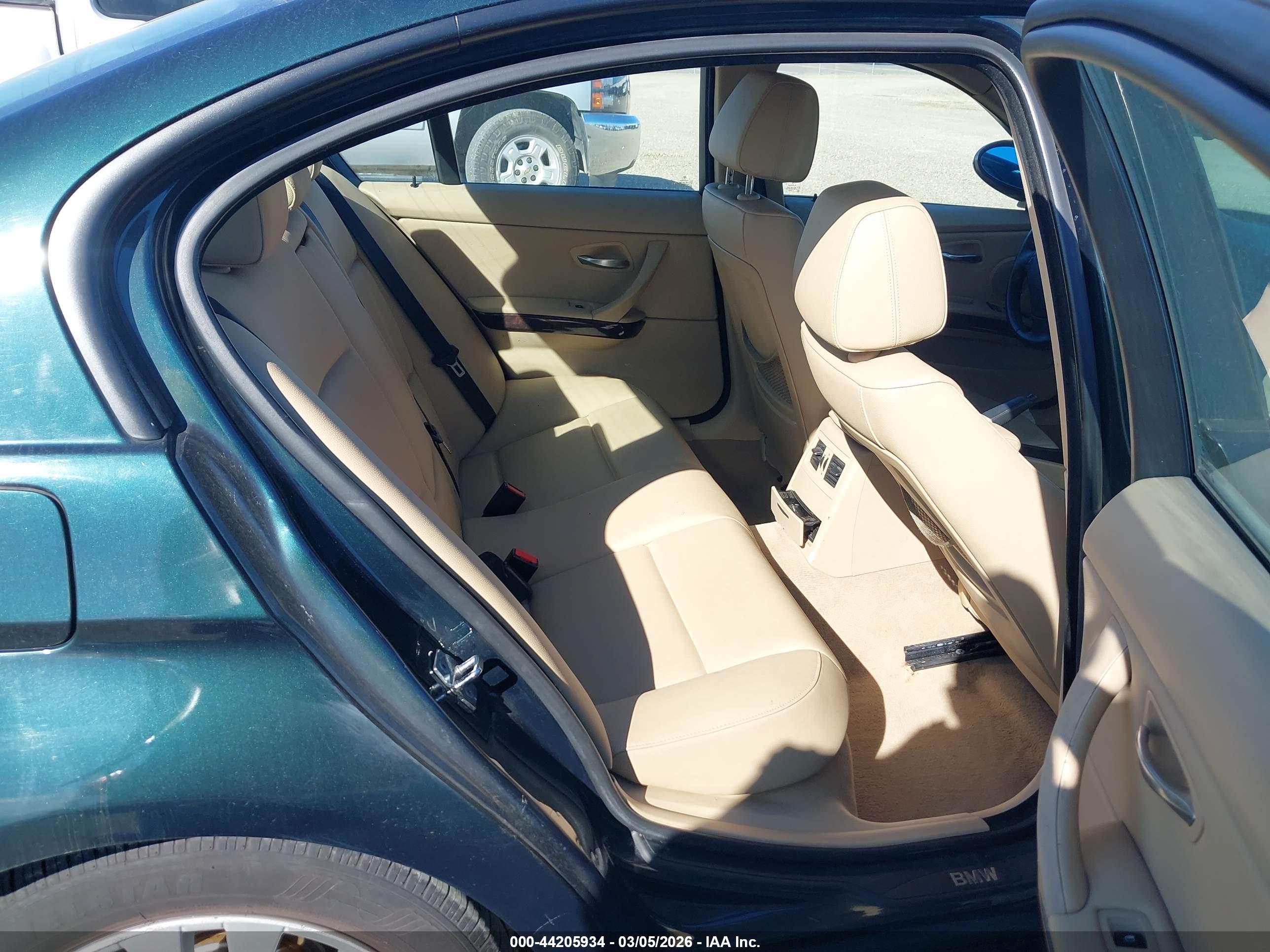 BMW 328I image 8