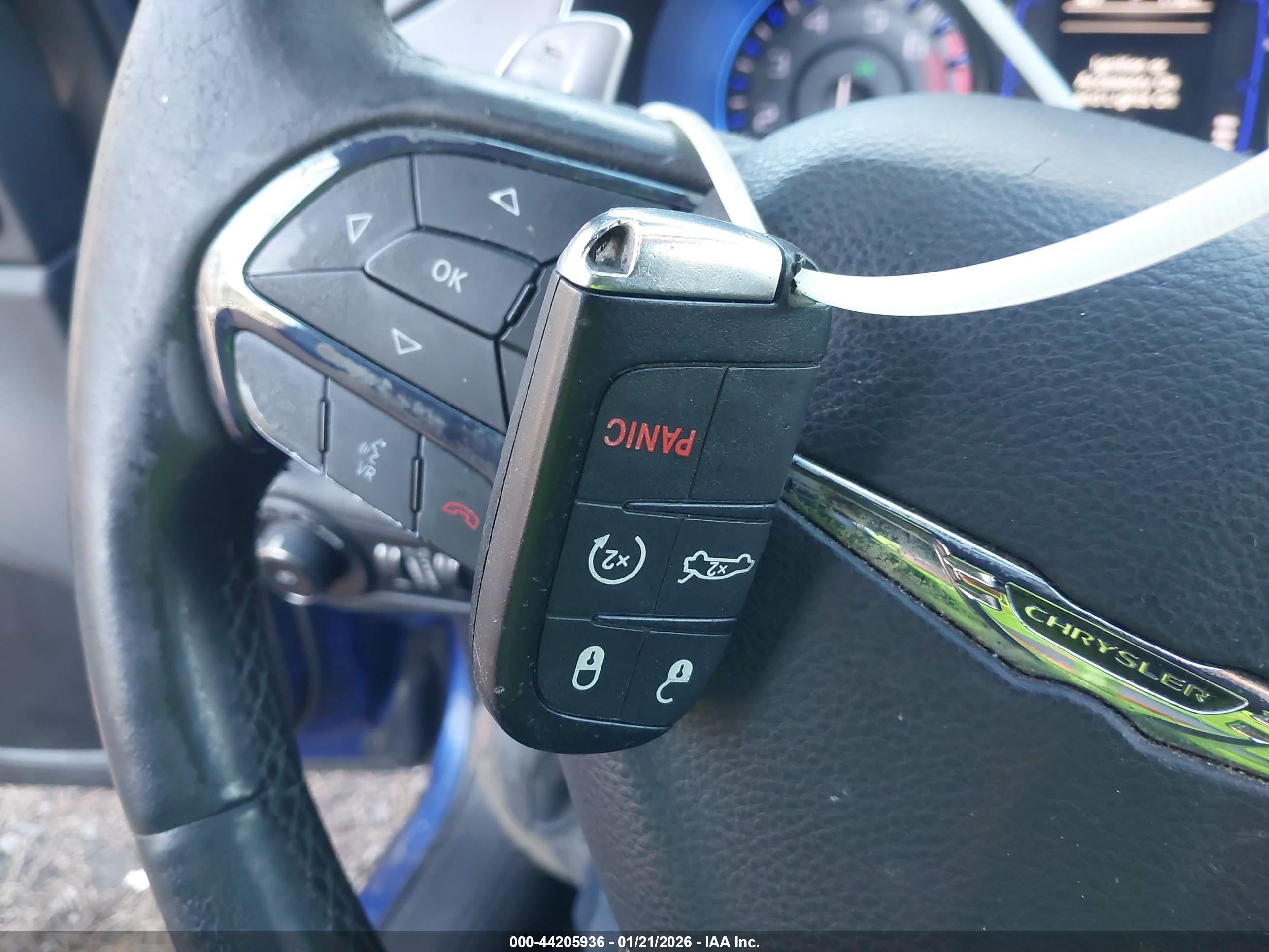 CHRYSLER 200 image 11