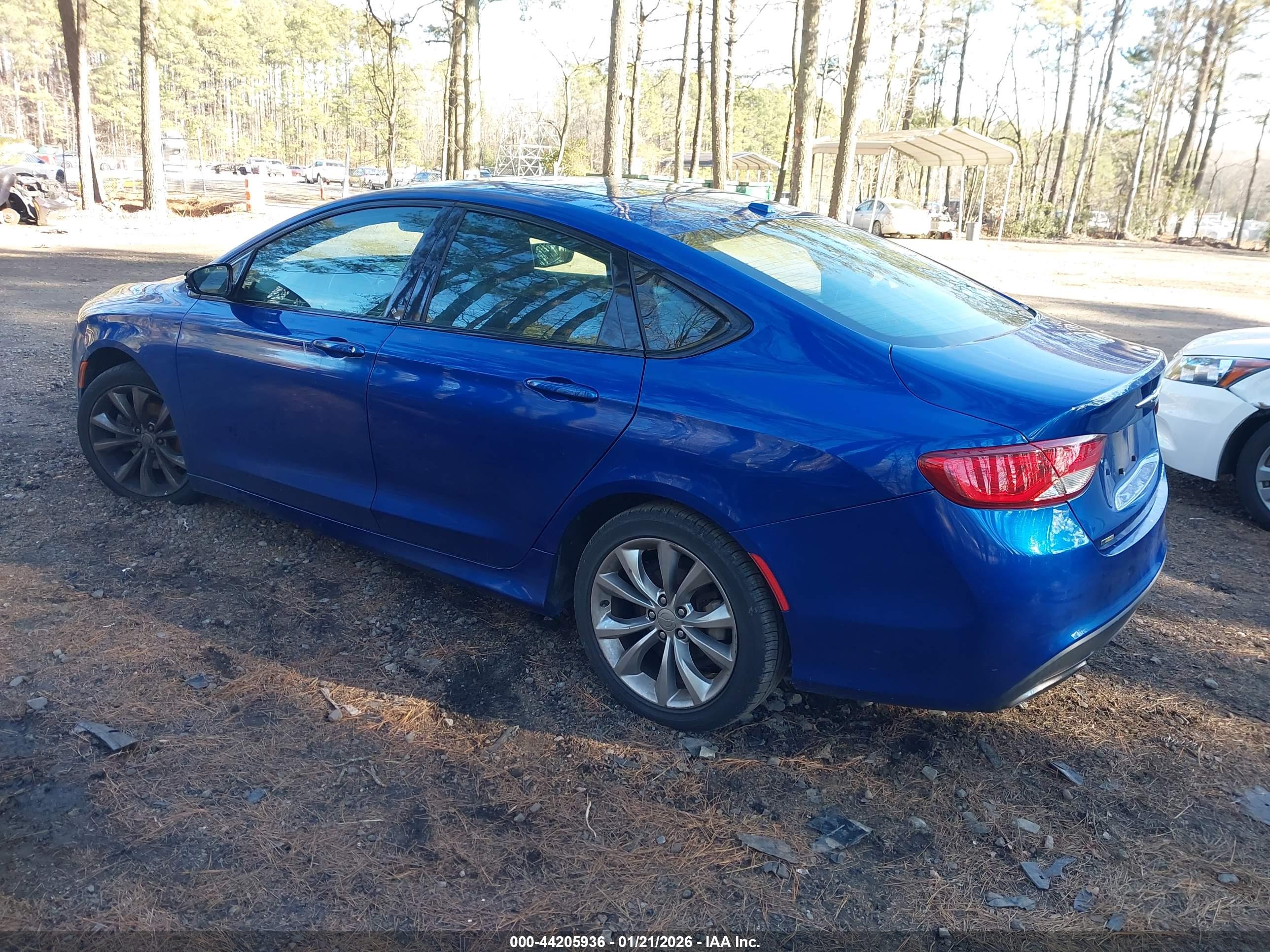 CHRYSLER 200 image 3