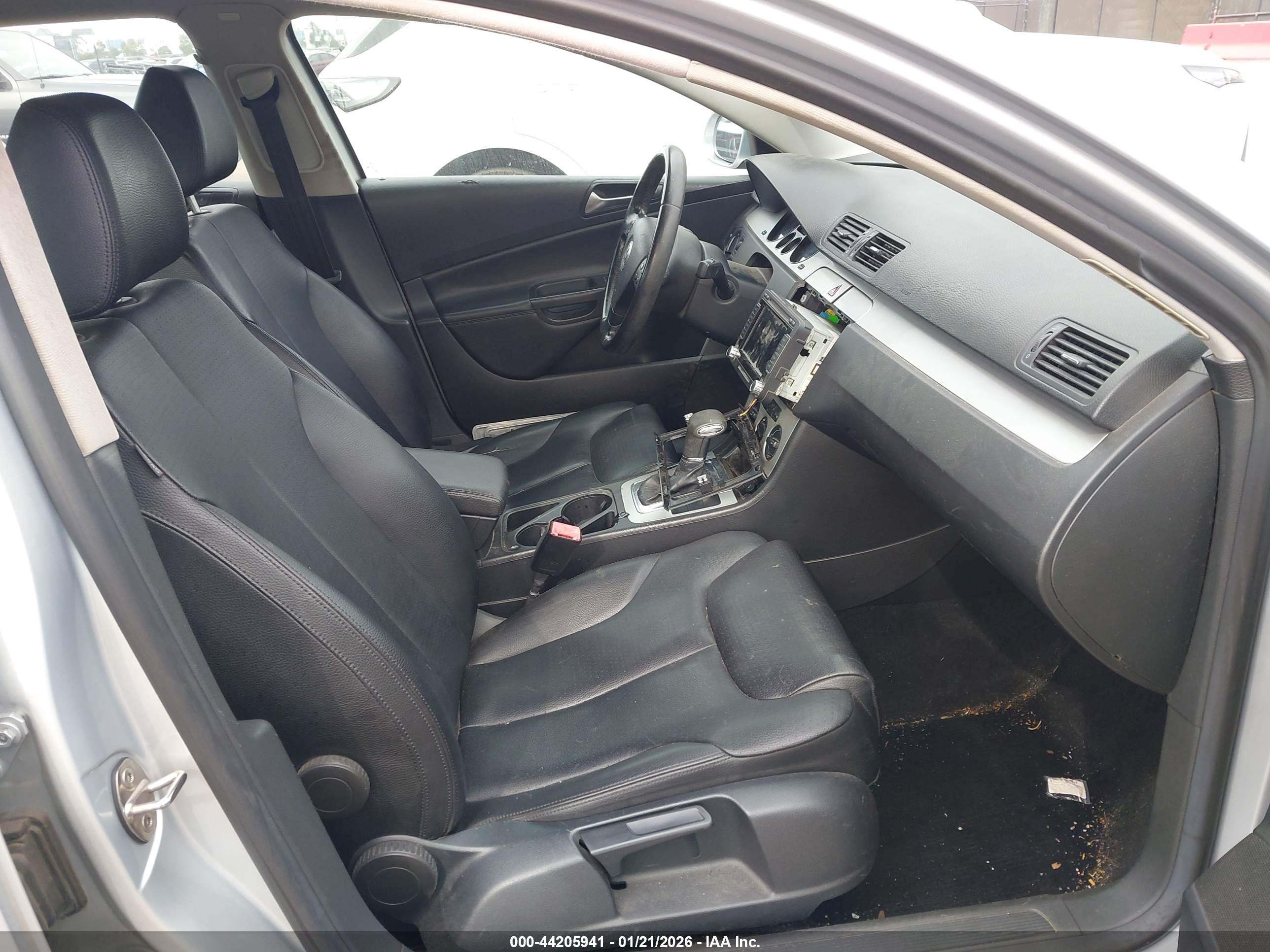 VOLKSWAGEN PASSAT image 5