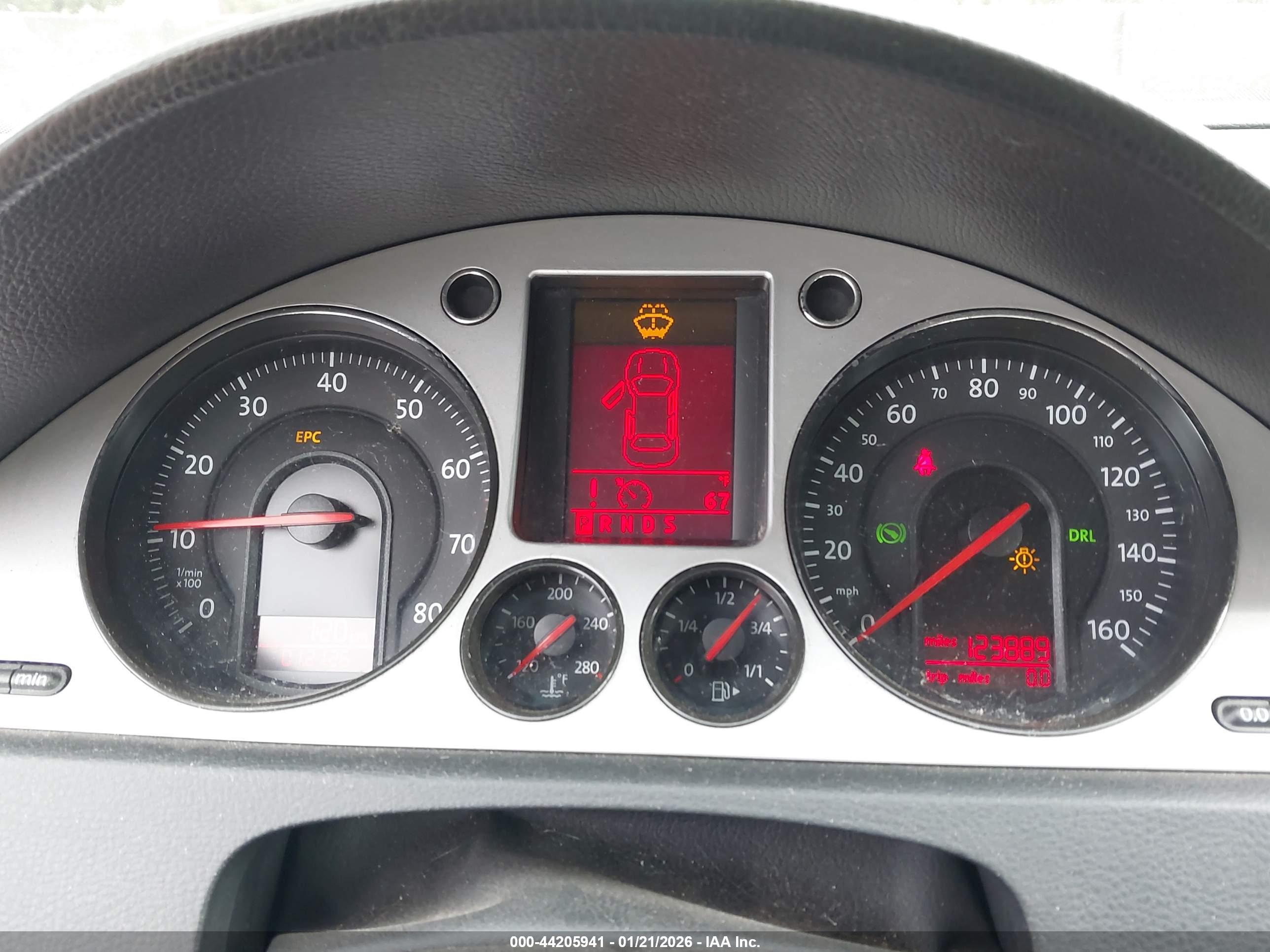 VOLKSWAGEN PASSAT image 7